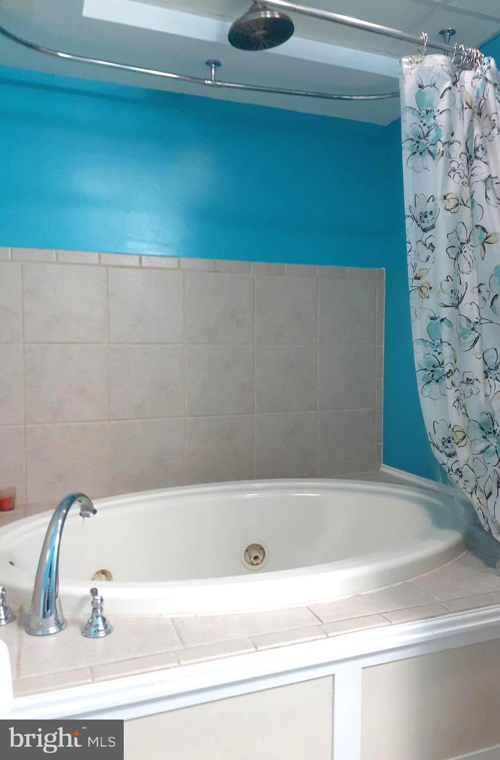 VALLEYWOOD - Residential Lease