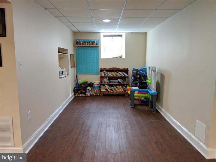 VALLEYWOOD - Residential Lease