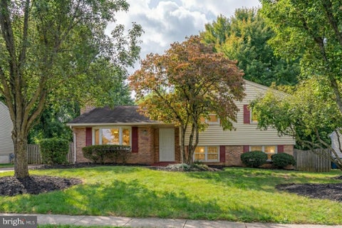 Photo of 14717 Lock Drive, CENTREVILLE, VA 20120 (MLS # VAFX2346382)