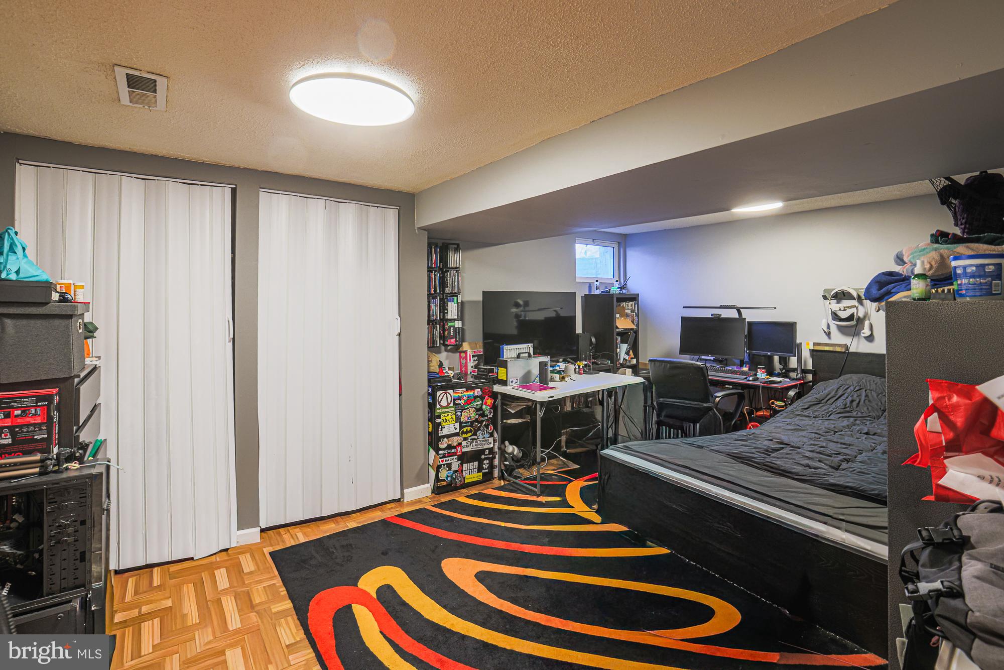 PIKESVILLE - Residential