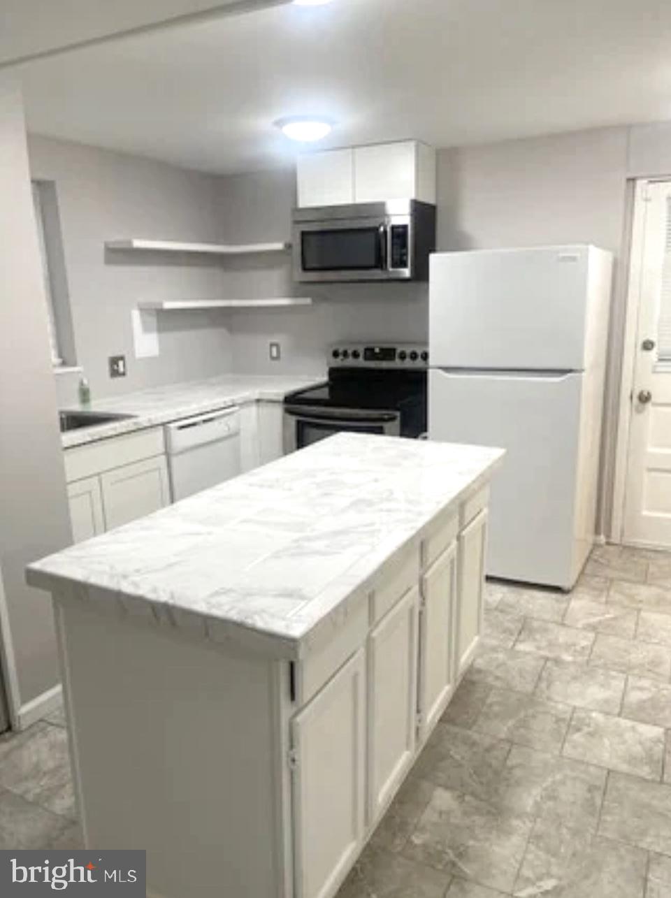 SURRATTS GARDENS - Residential Lease