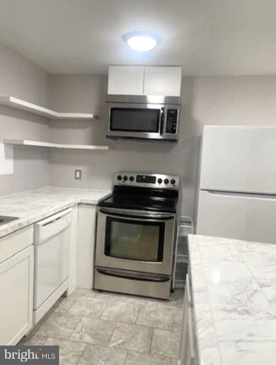 SURRATTS GARDENS - Residential Lease