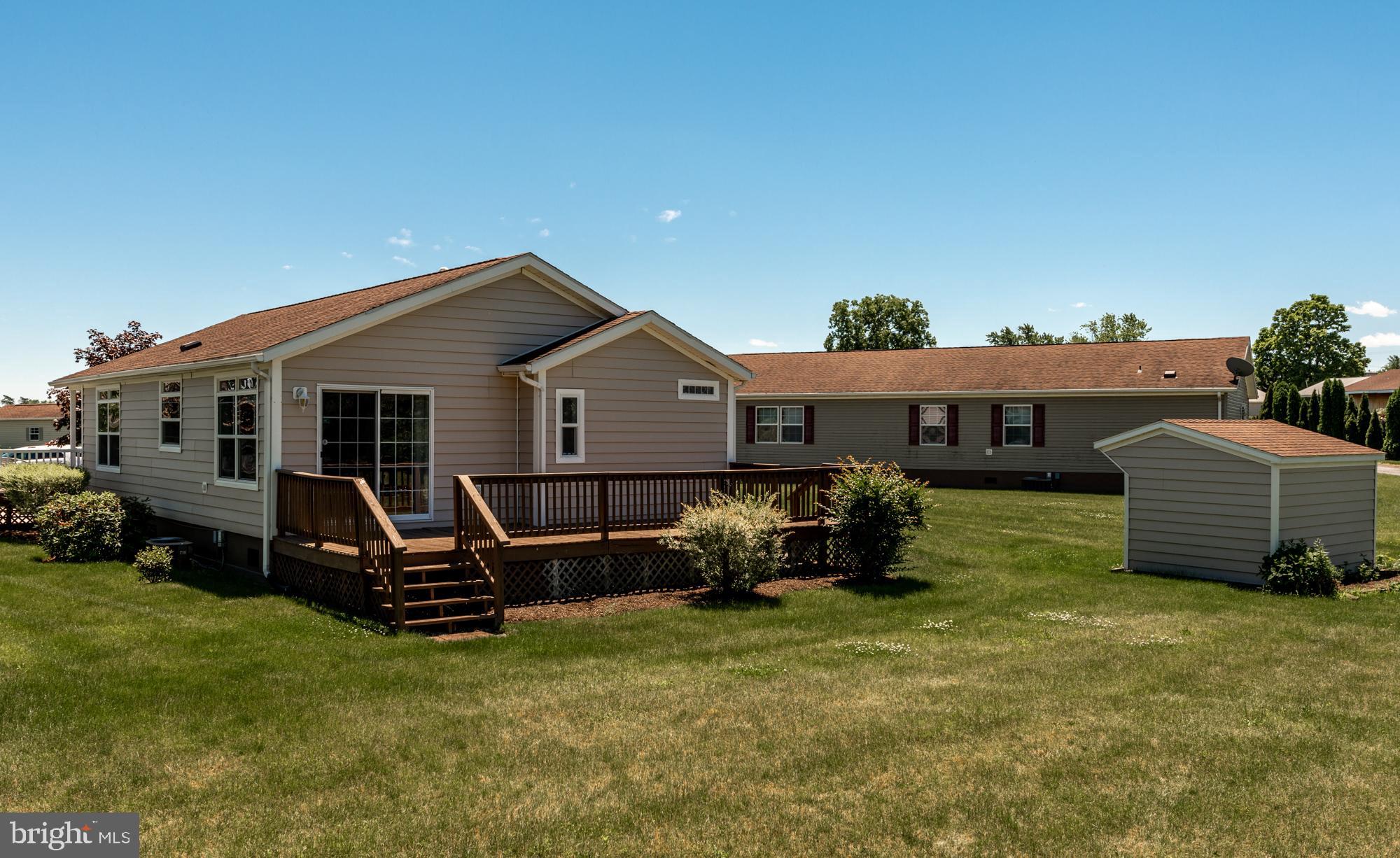 PINE MANOR - Residential
