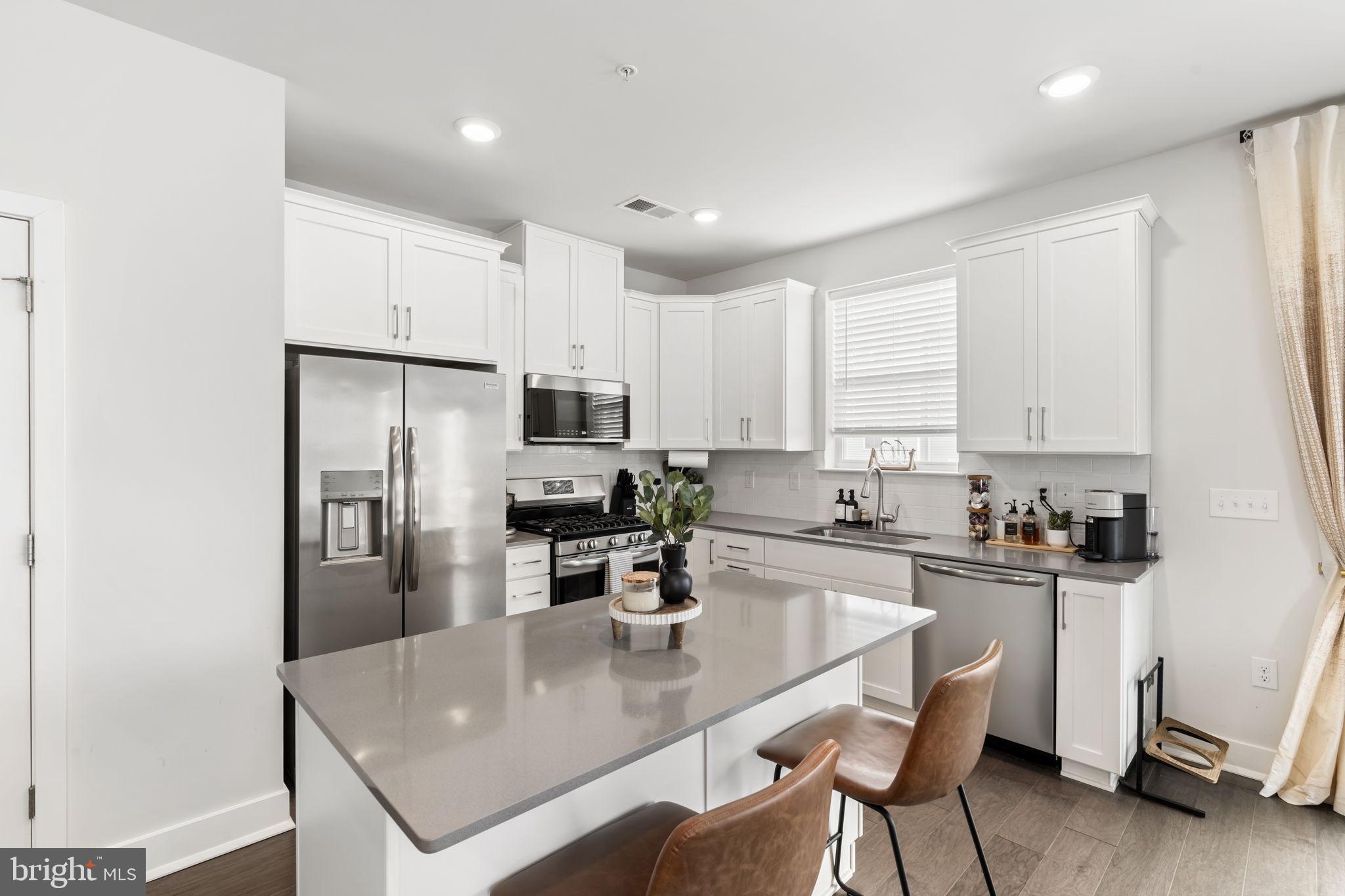 STEELPOINTE - Residential