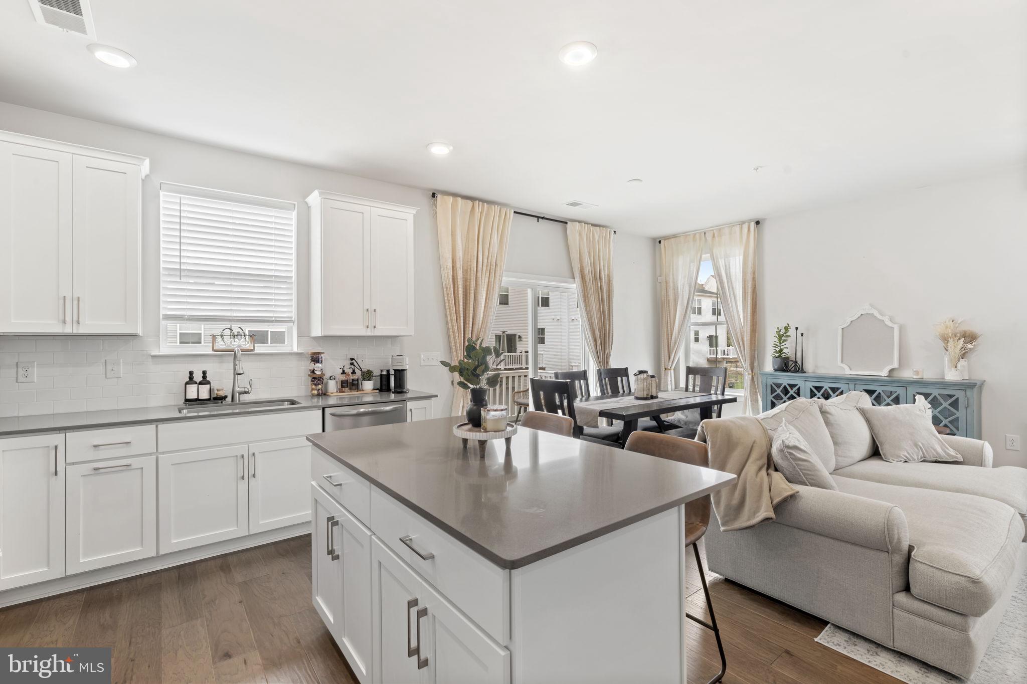 STEELPOINTE - Residential