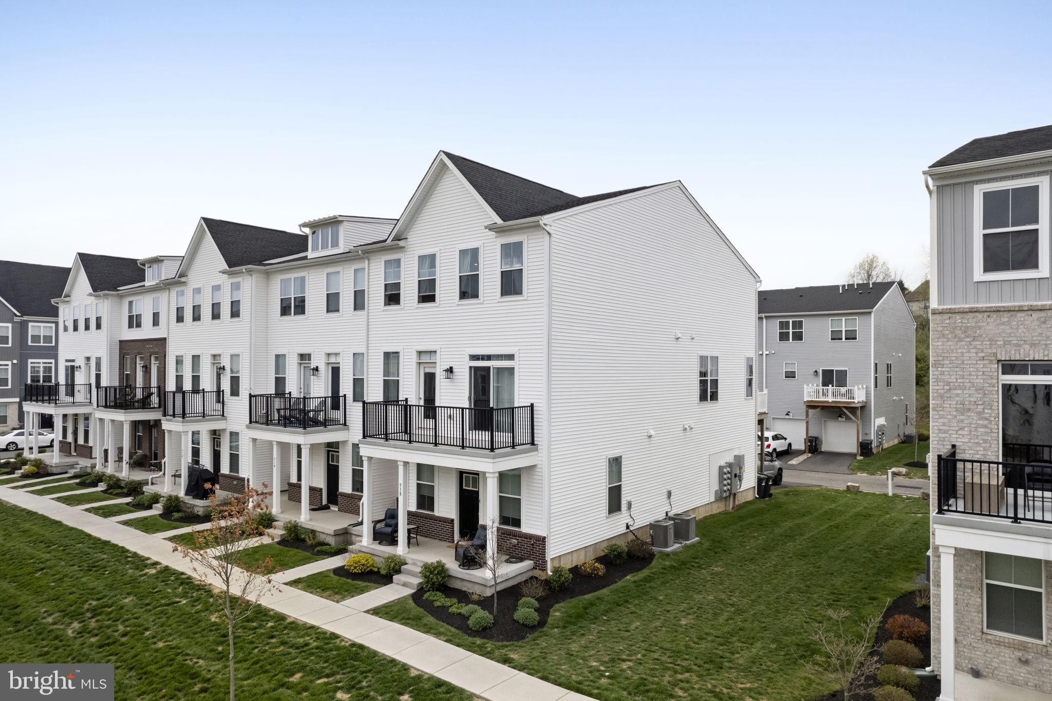 STEELPOINTE - Residential