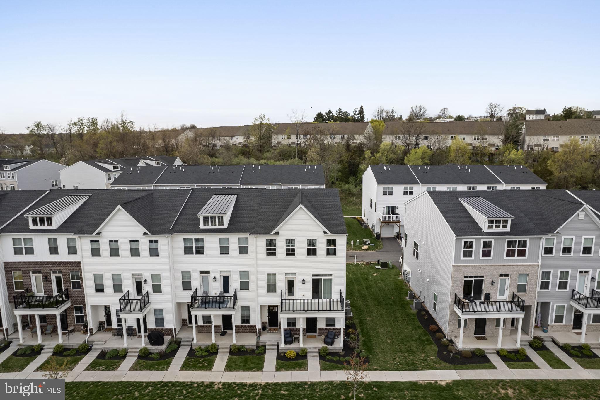 STEELPOINTE - Residential