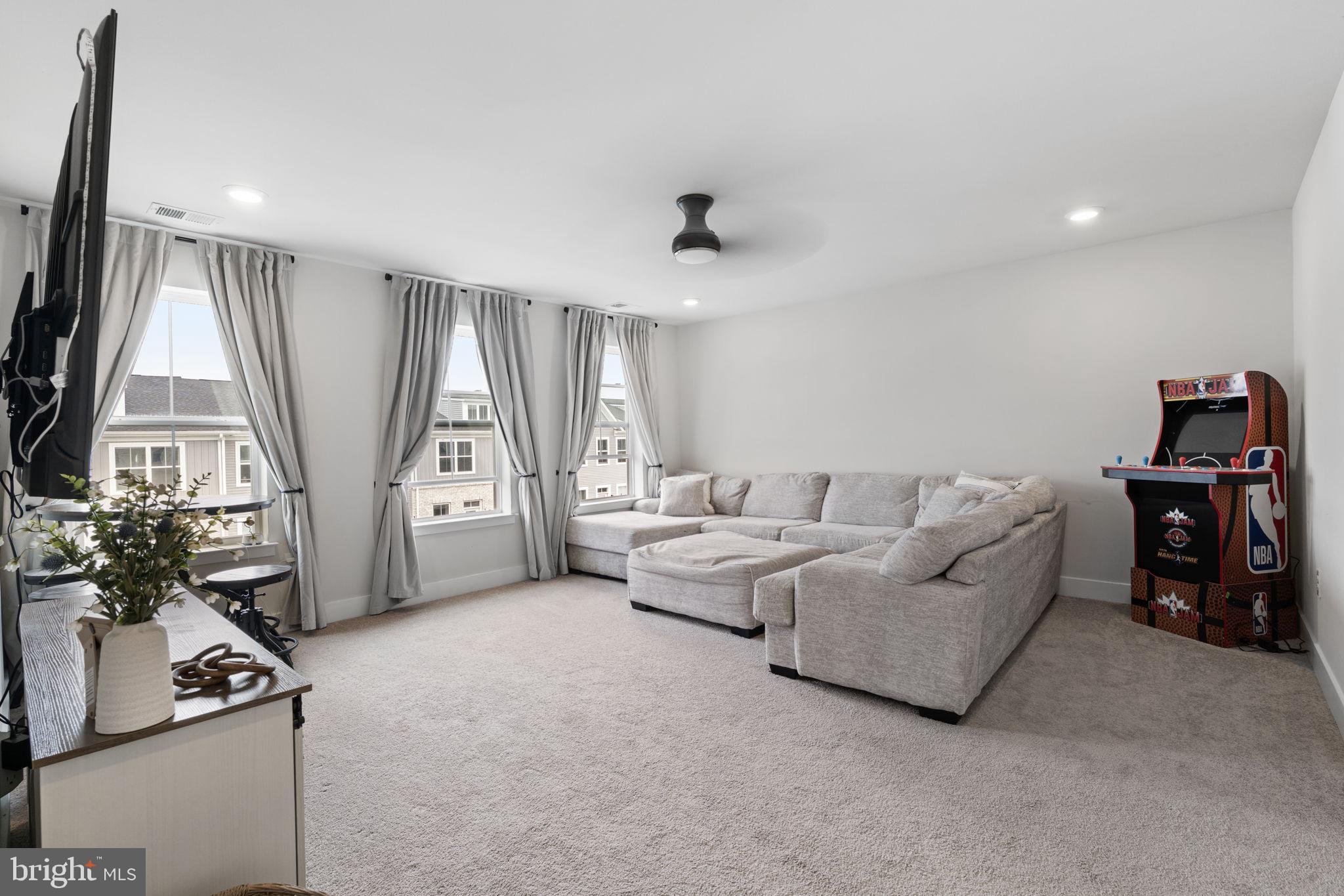 STEELPOINTE - Residential