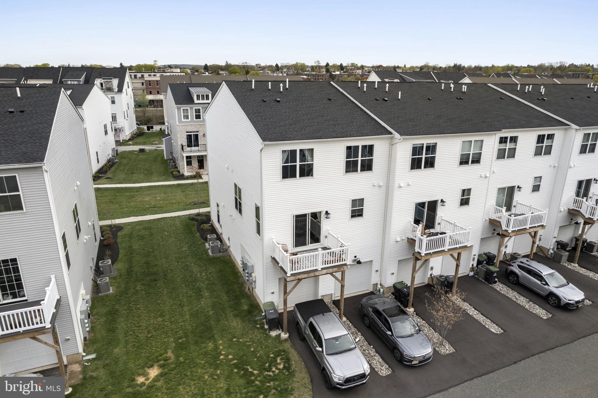 STEELPOINTE - Residential