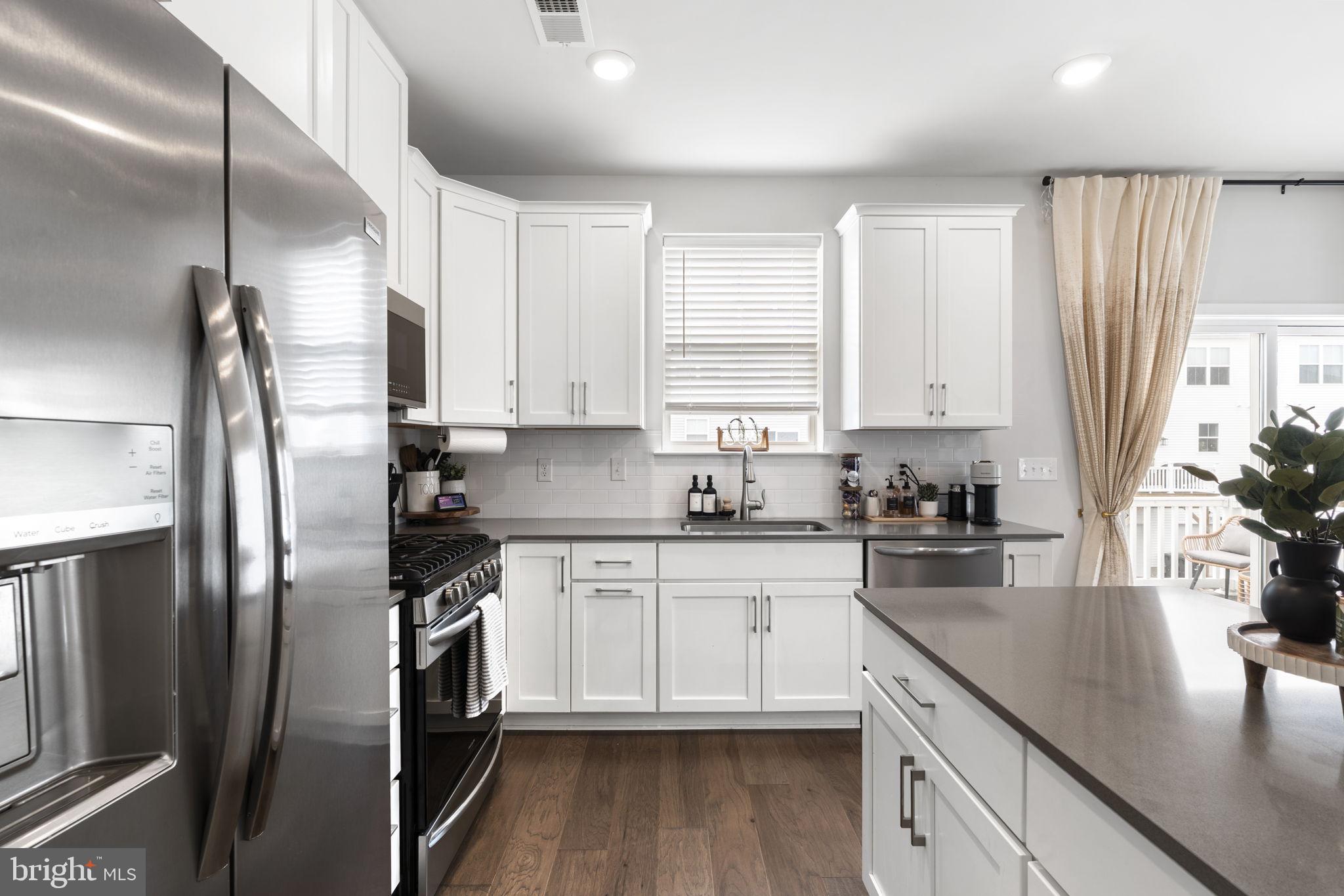 STEELPOINTE - Residential