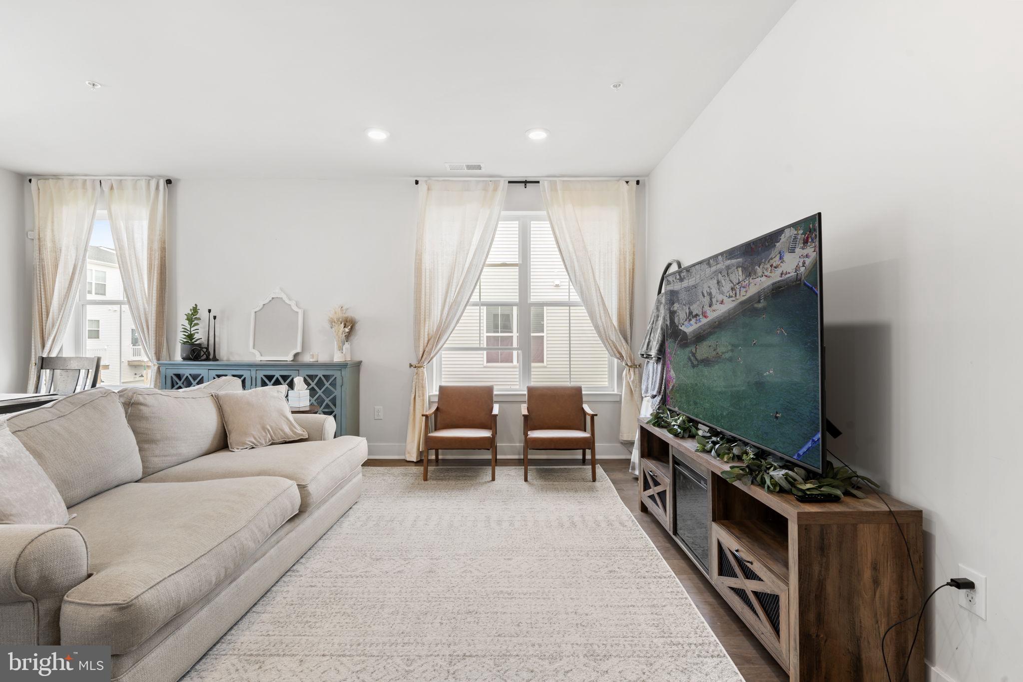 STEELPOINTE - Residential