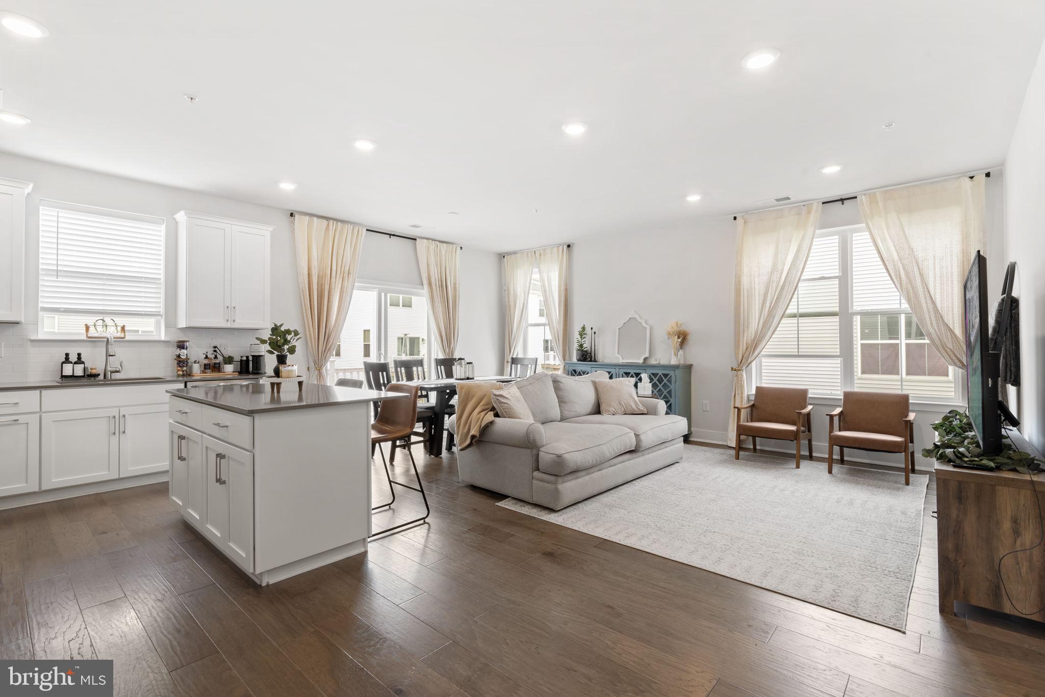 STEELPOINTE - Residential