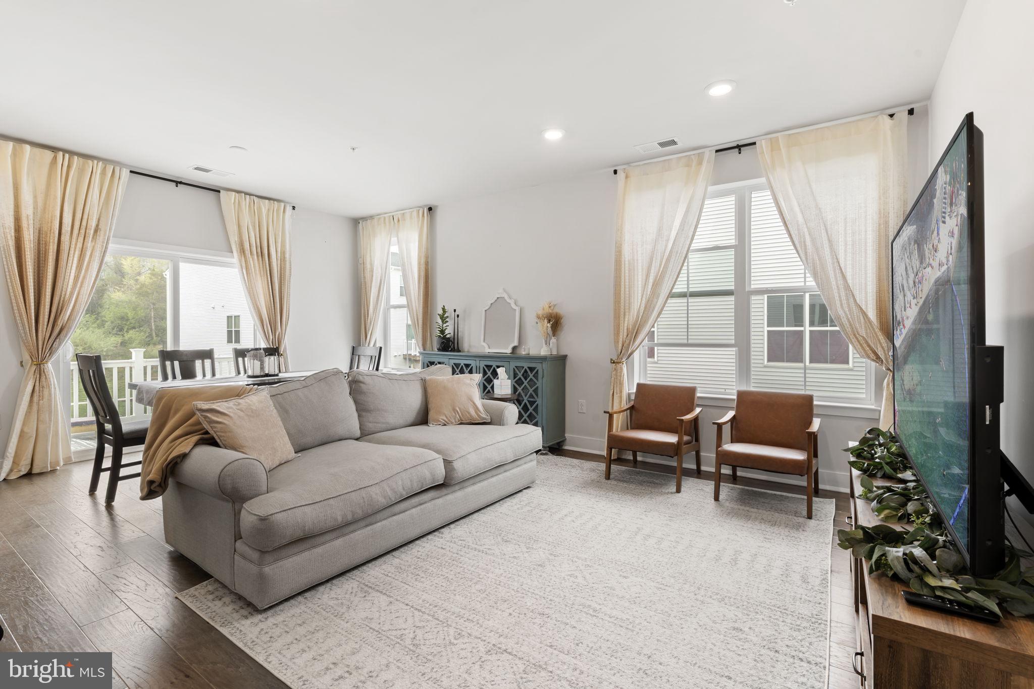 STEELPOINTE - Residential