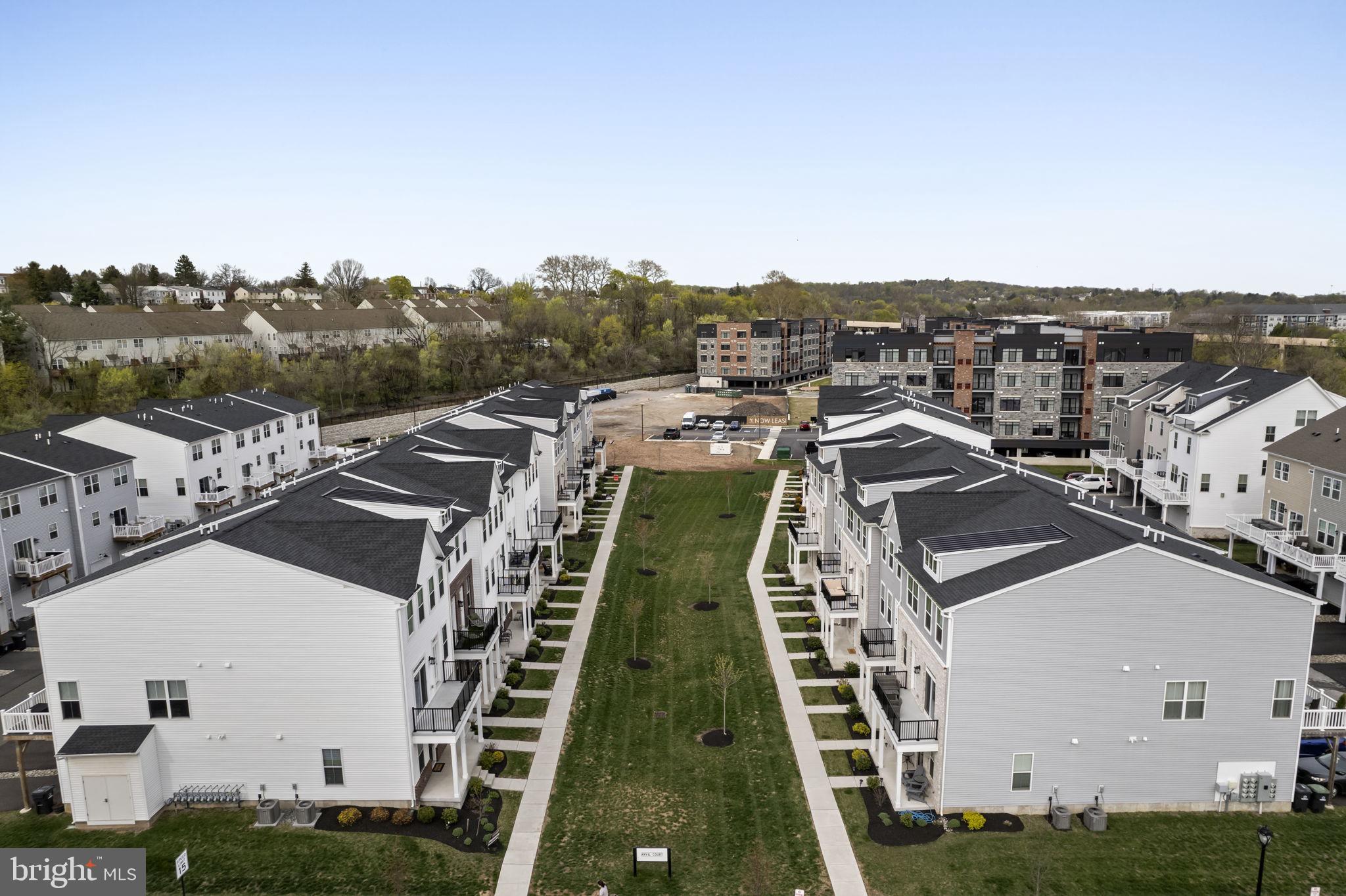 STEELPOINTE - Residential