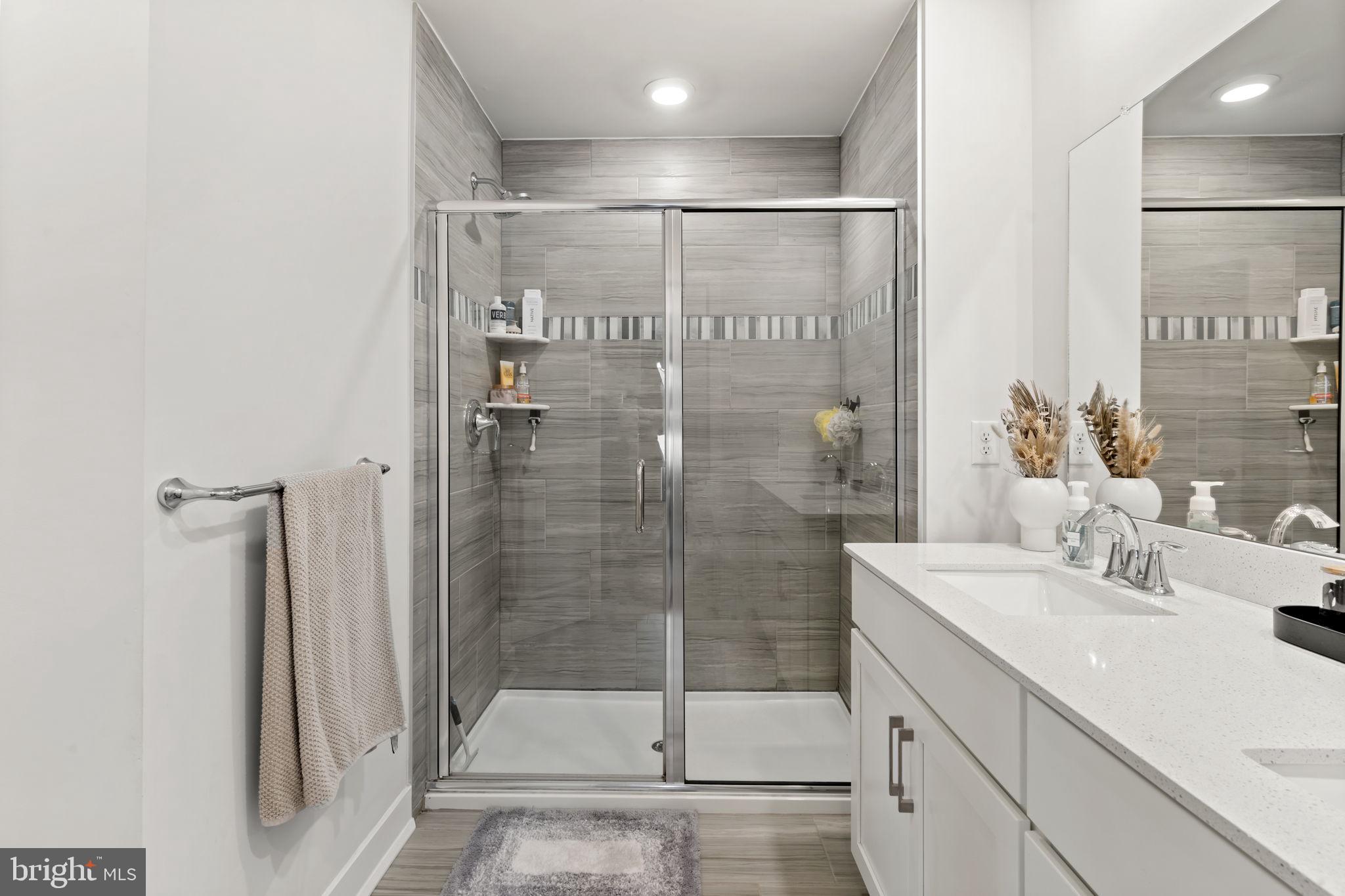 STEELPOINTE - Residential