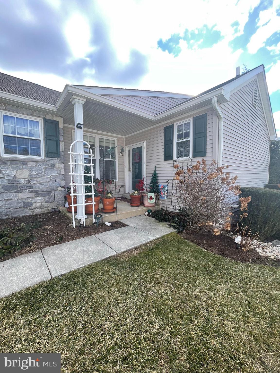 406 HUNTING CARD LANE