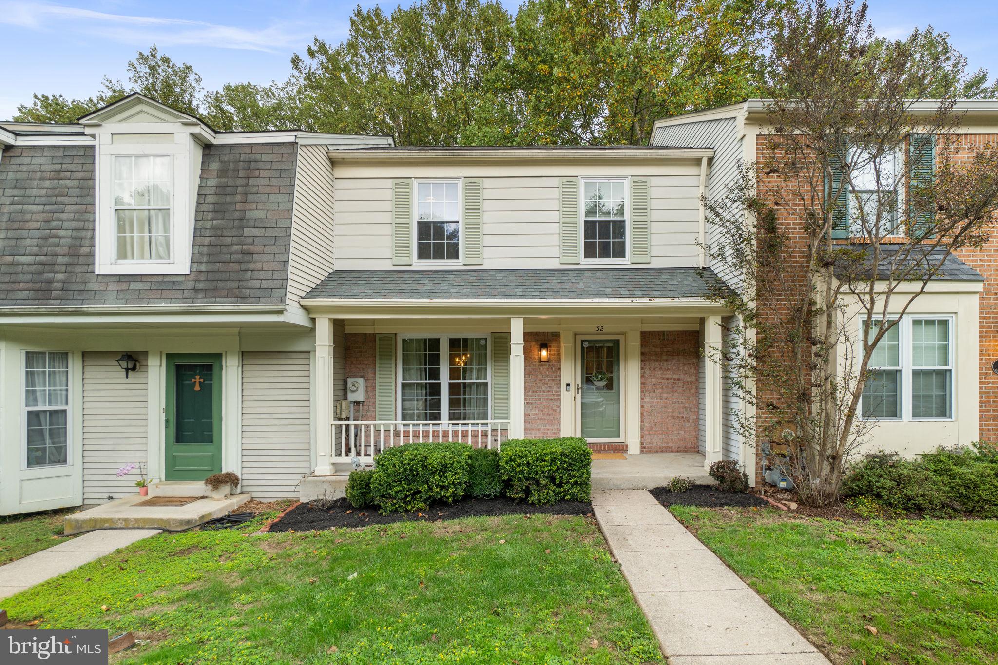 52 ABBEY BRIDGE COURT