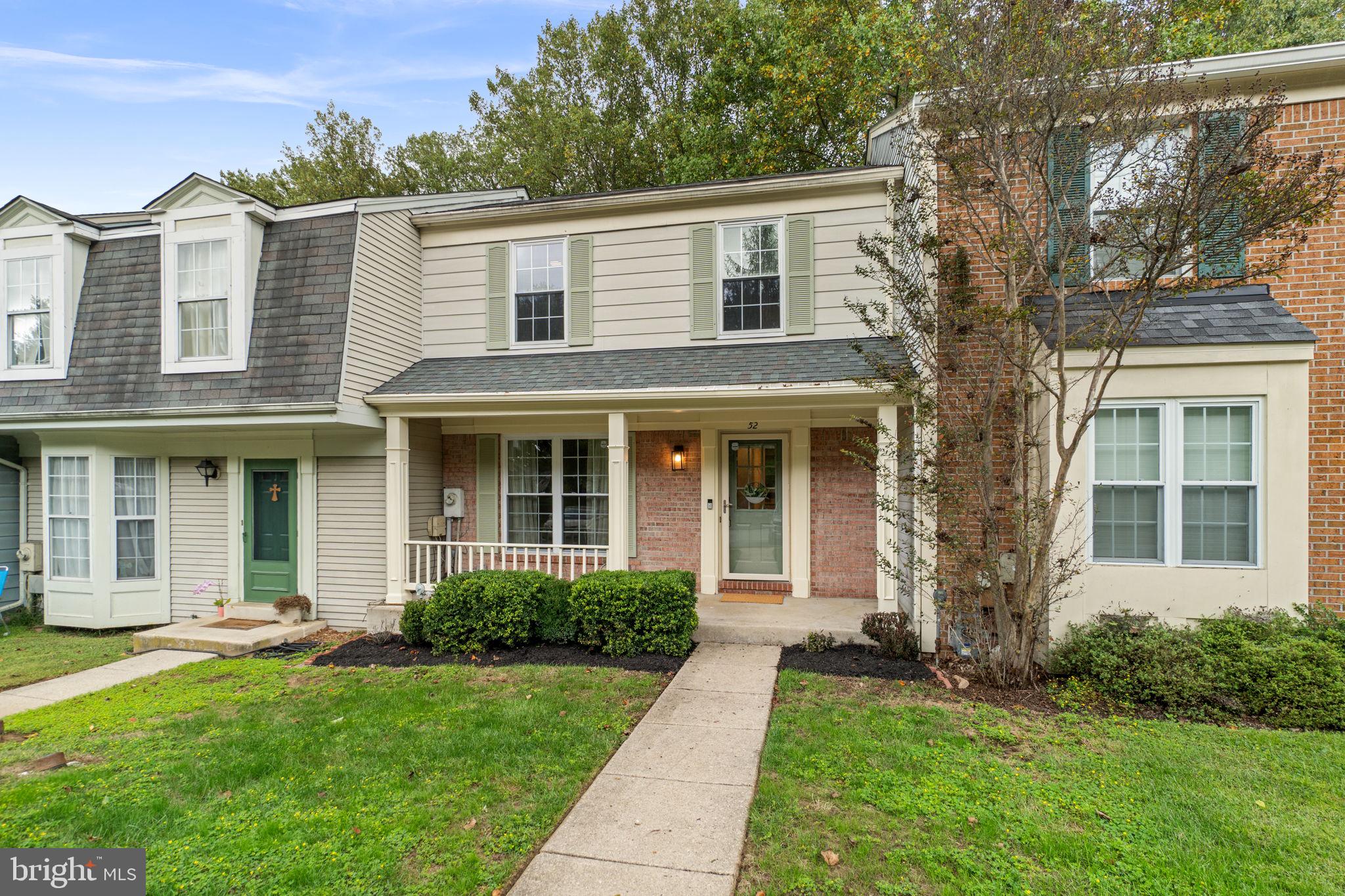52 ABBEY BRIDGE COURT
