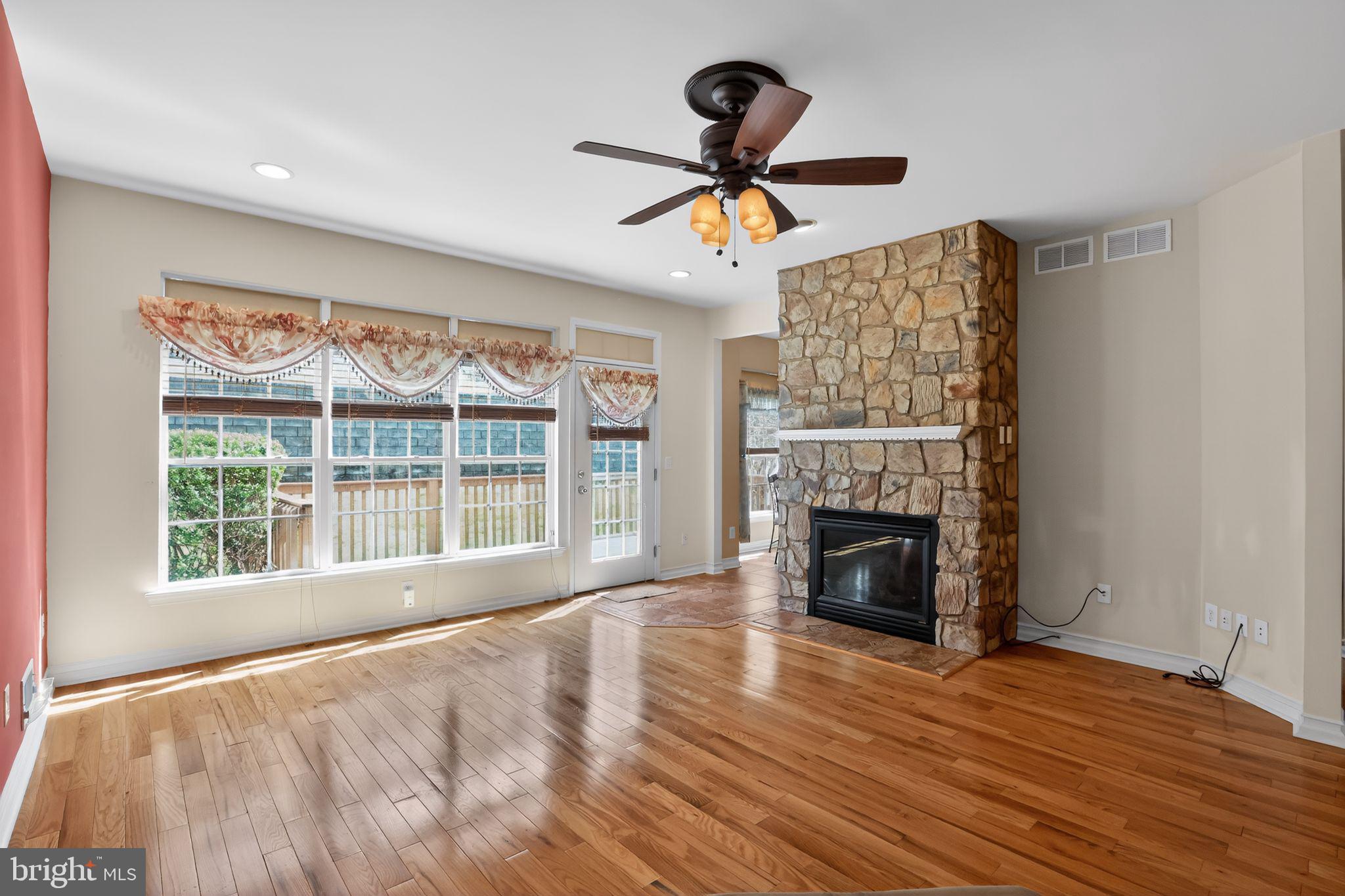 COUNTRY CLASSICS - Residential