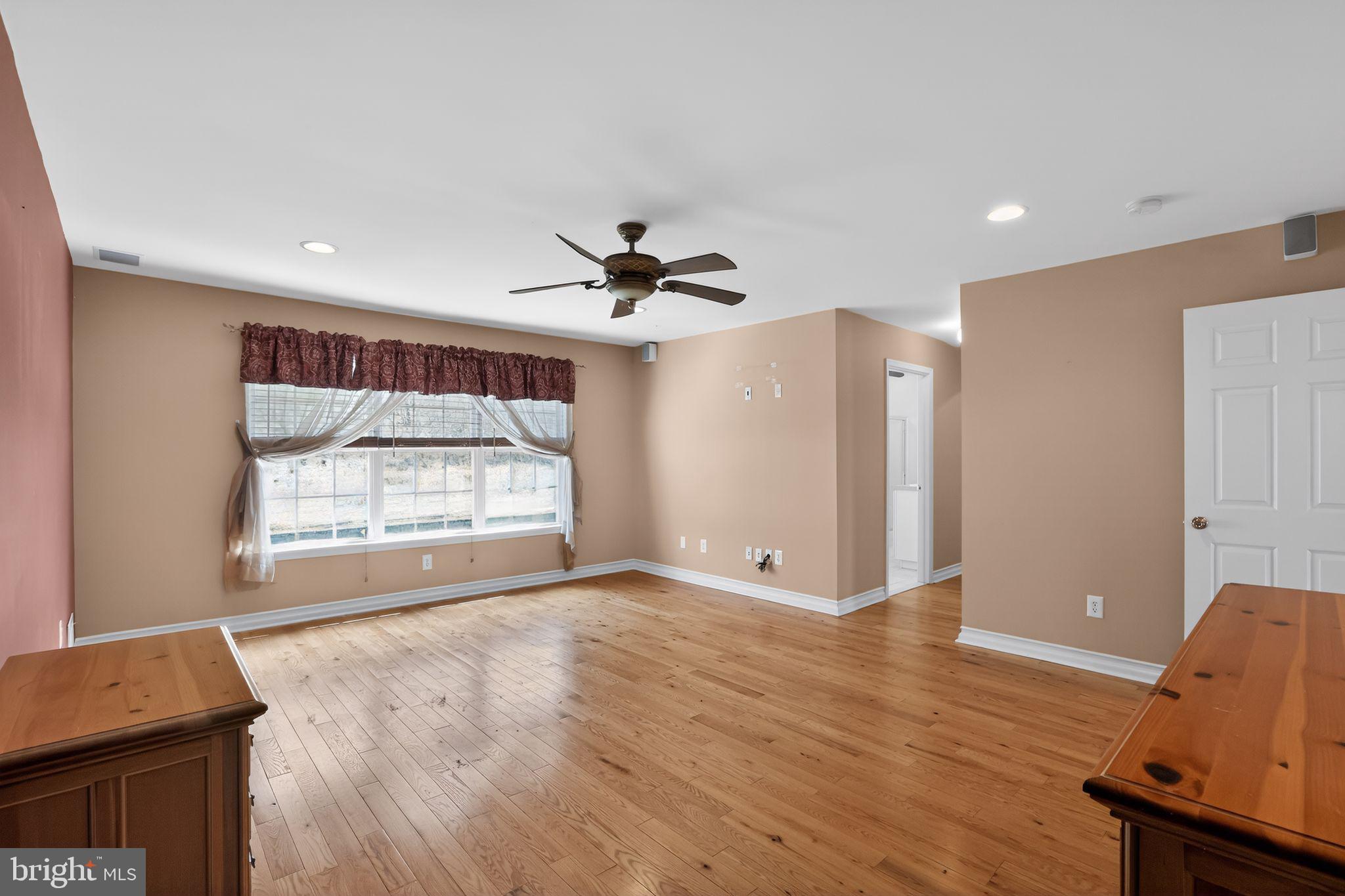 COUNTRY CLASSICS - Residential