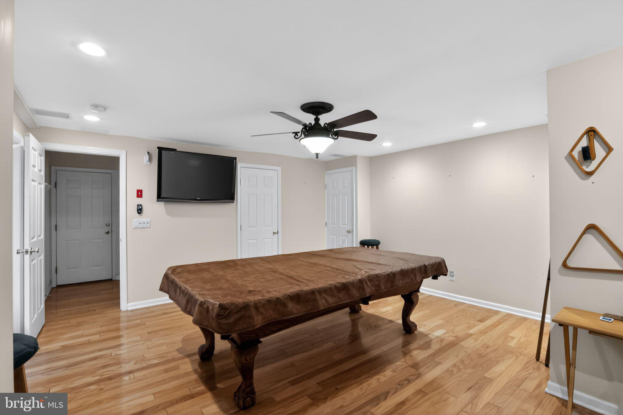 COUNTRY CLASSICS - Residential