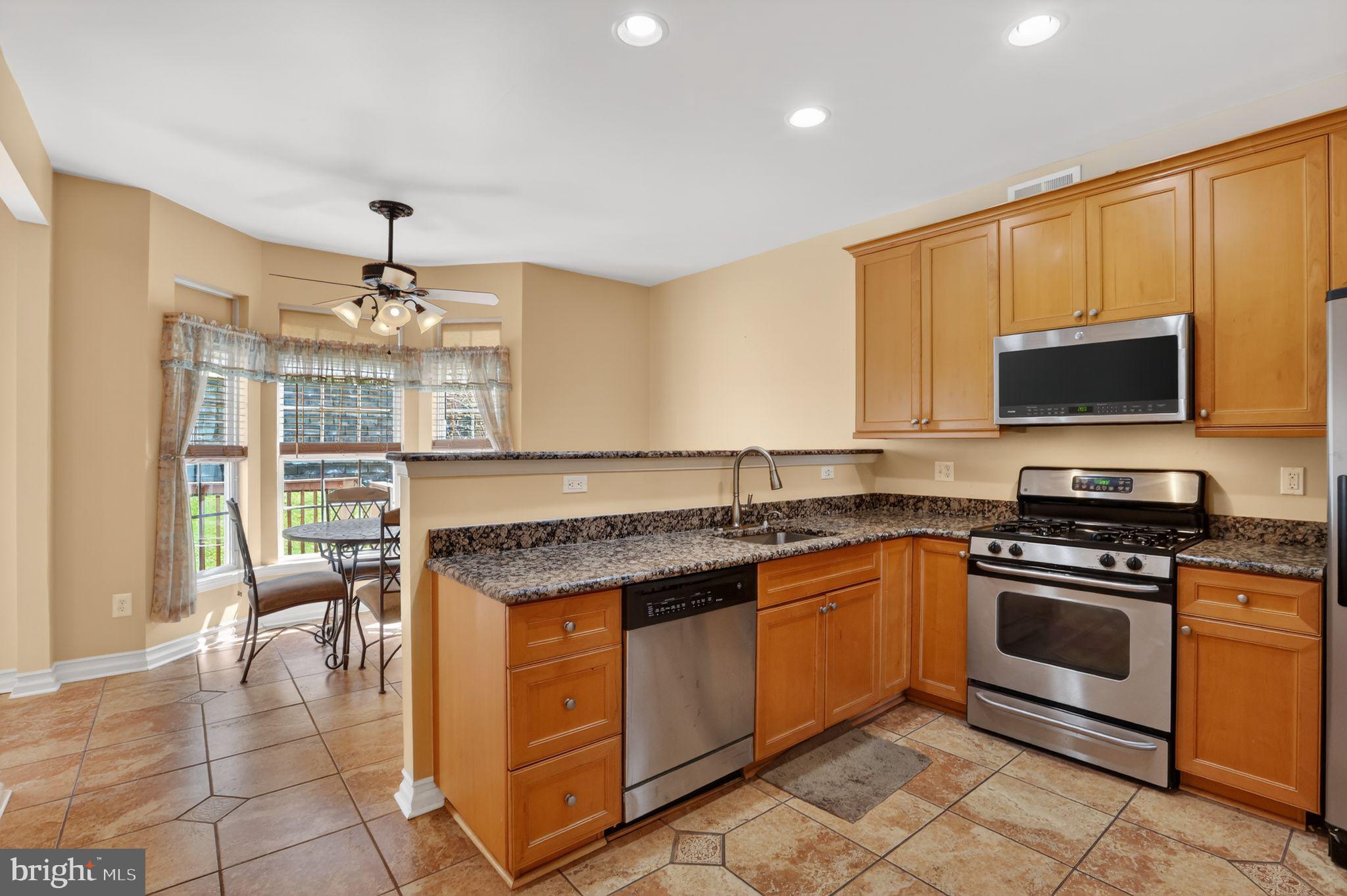 COUNTRY CLASSICS - Residential