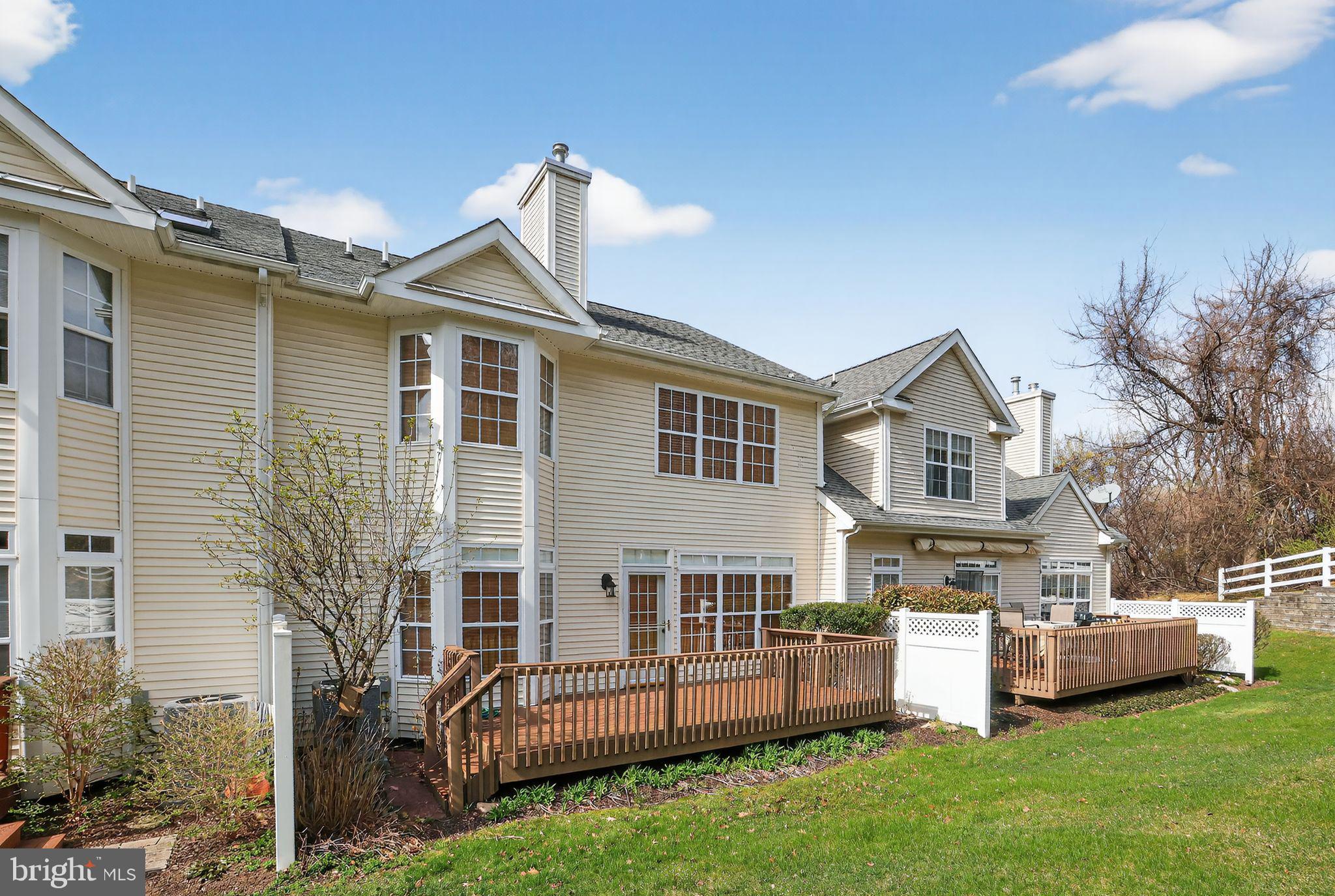 COUNTRY CLASSICS - Residential