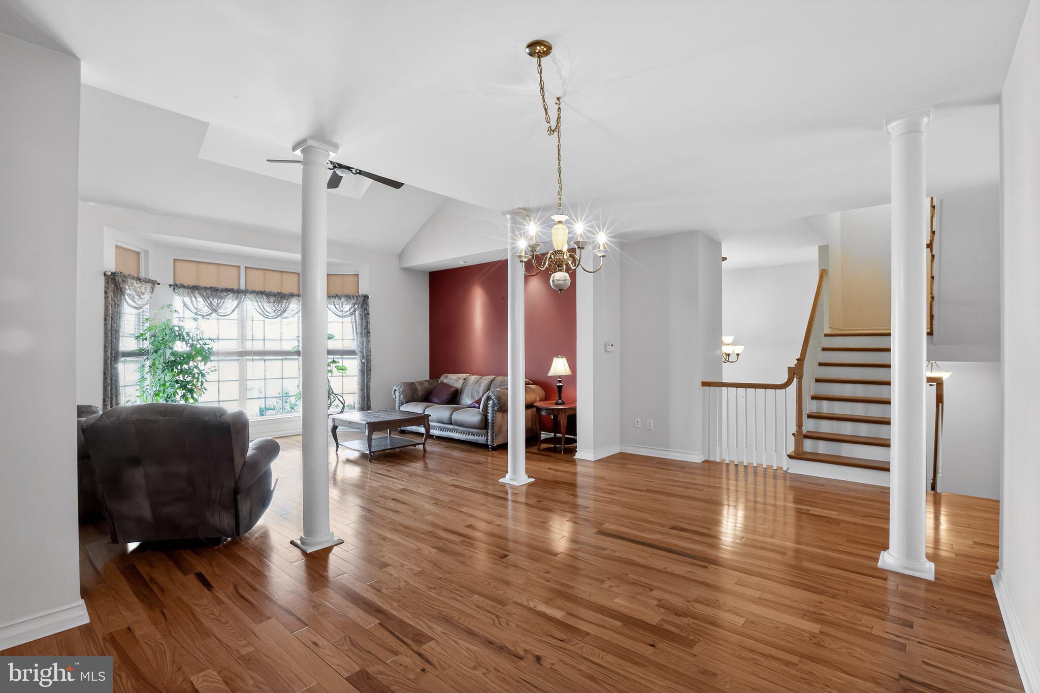 COUNTRY CLASSICS - Residential