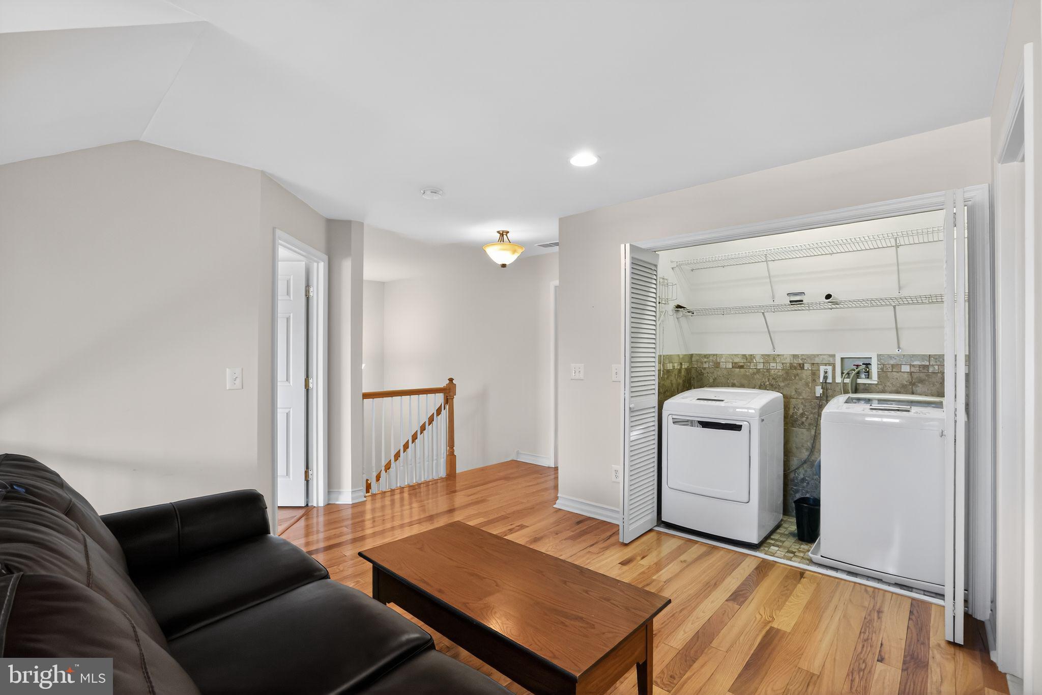 COUNTRY CLASSICS - Residential