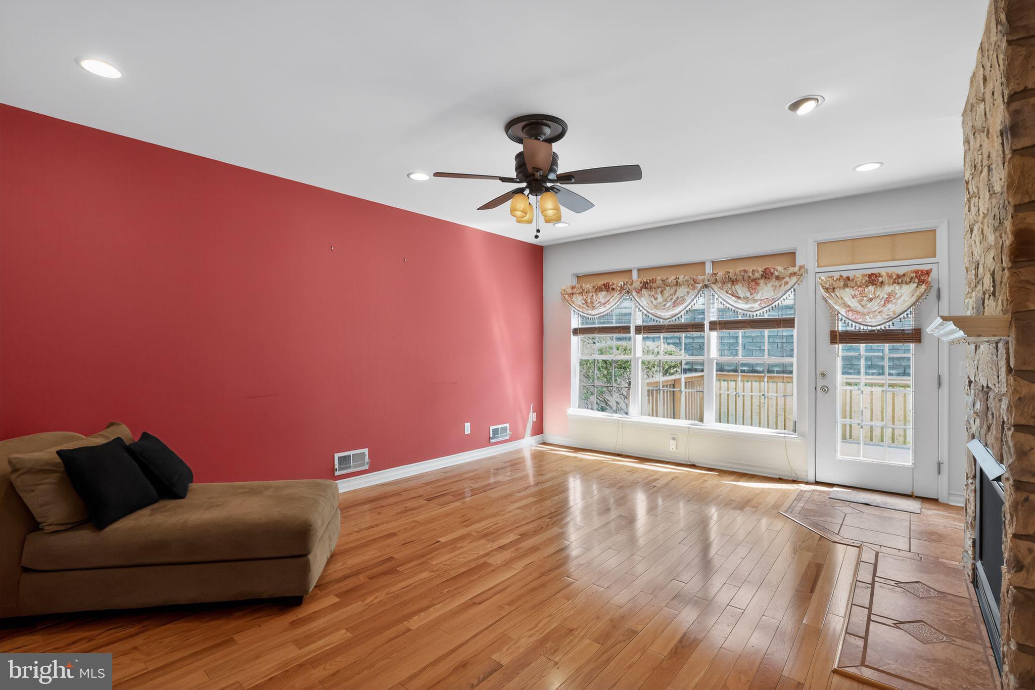 COUNTRY CLASSICS - Residential