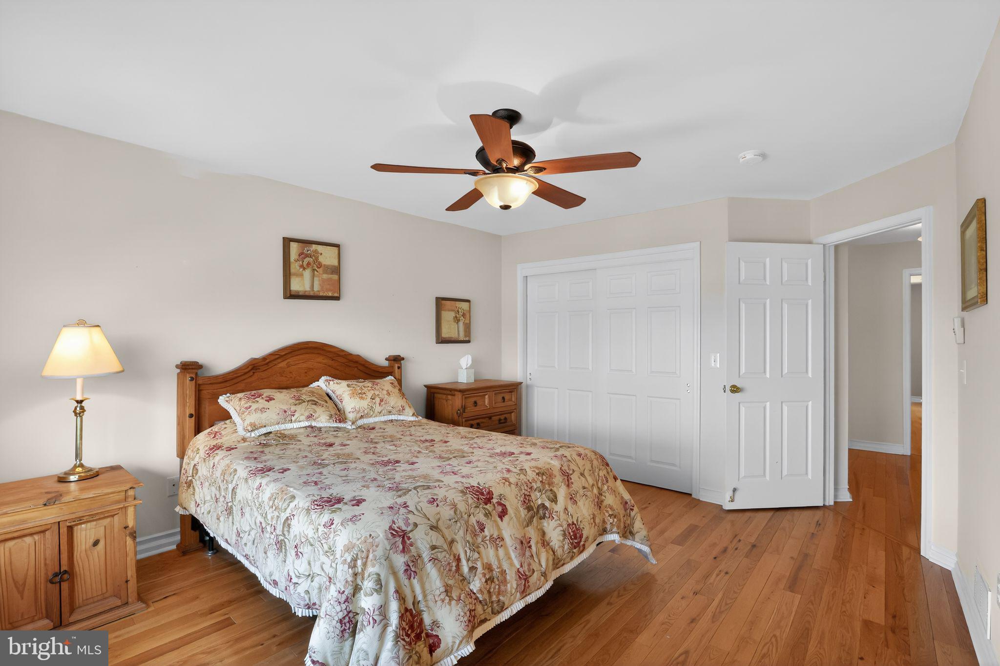 COUNTRY CLASSICS - Residential