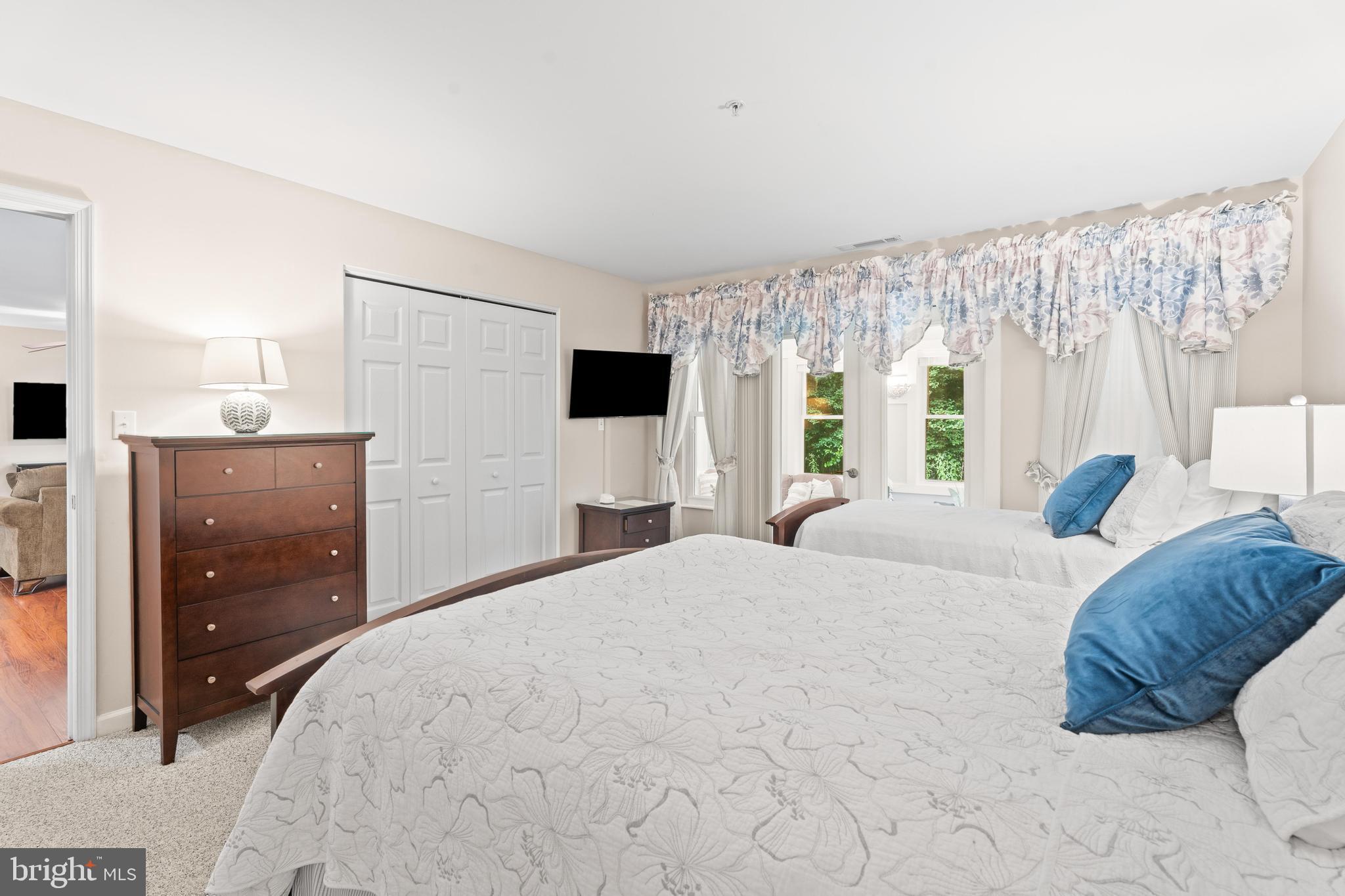 RIVER RUN - Residential