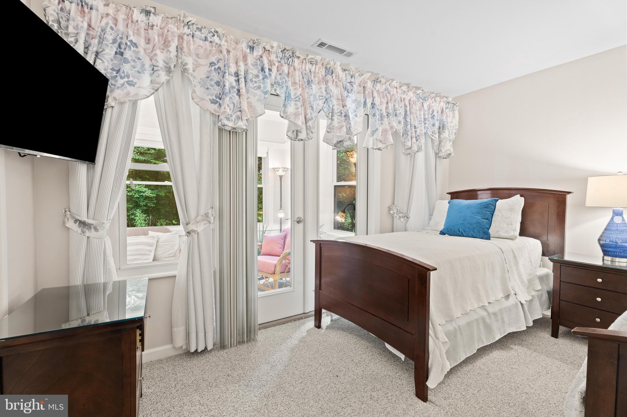 RIVER RUN - Residential