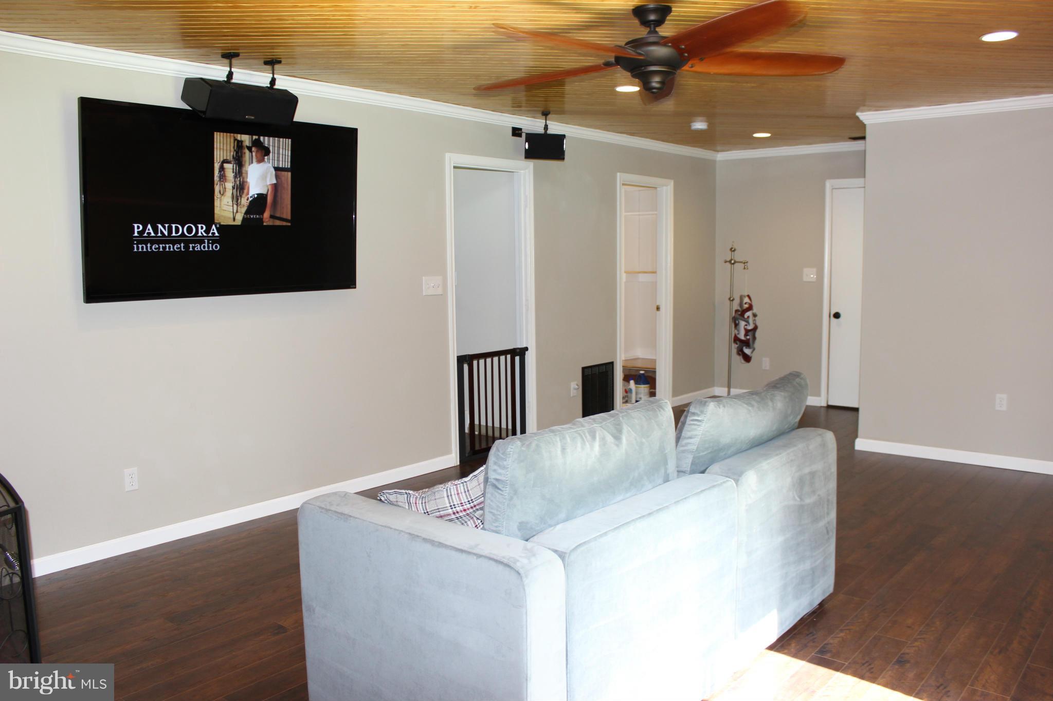 CREEKVIEW - Residential