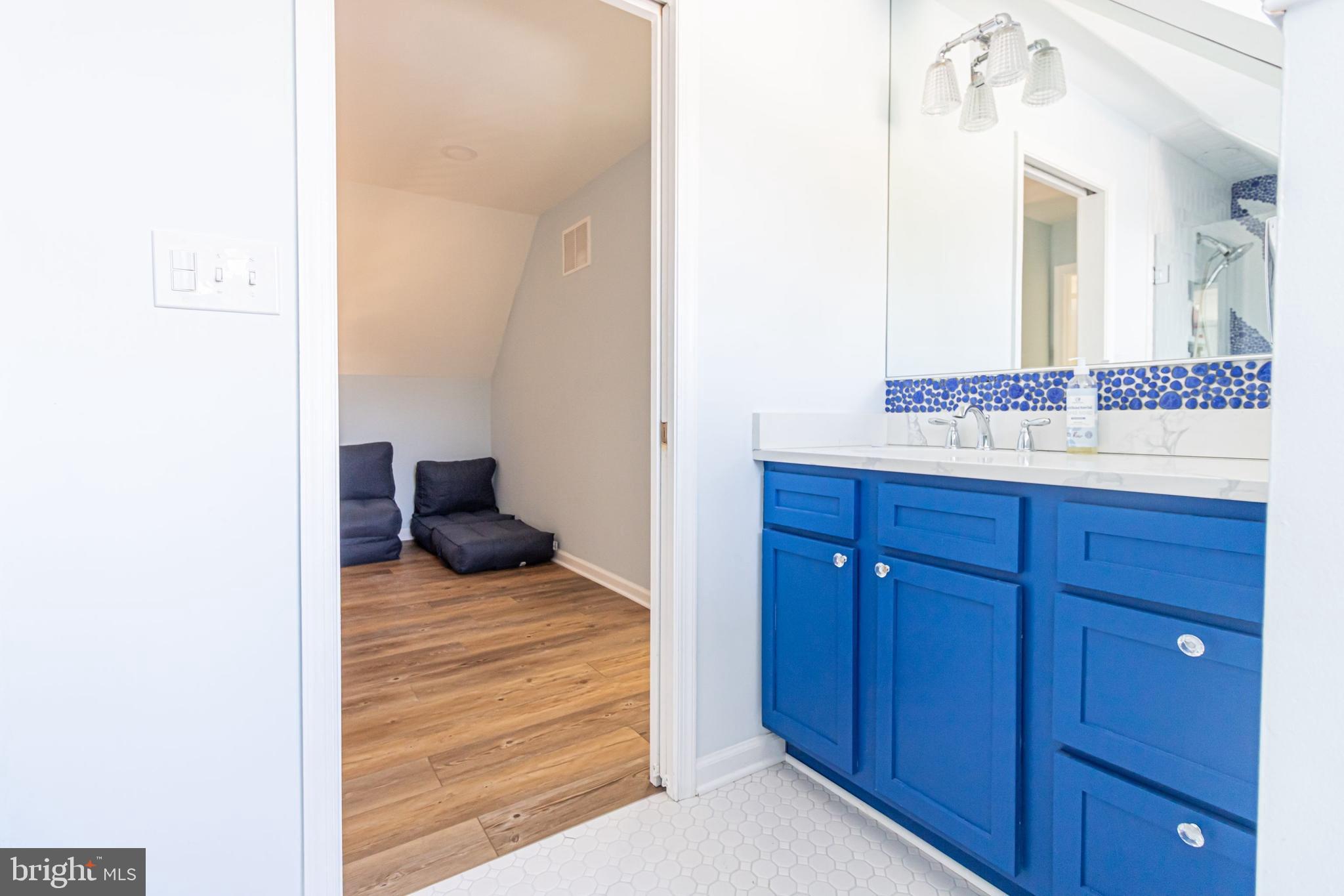 BOWLEYS QUARTERS - Residential