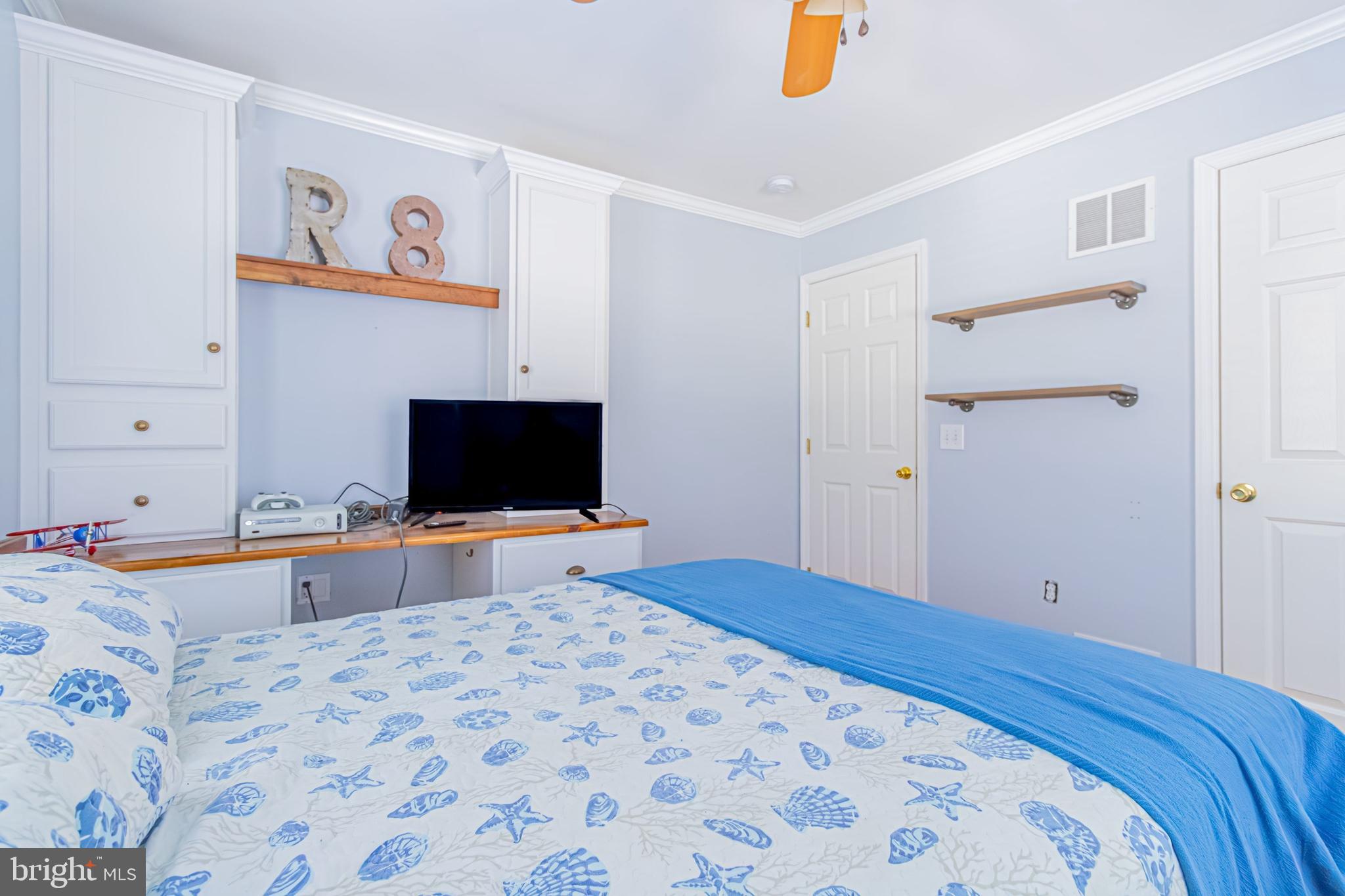 BOWLEYS QUARTERS - Residential