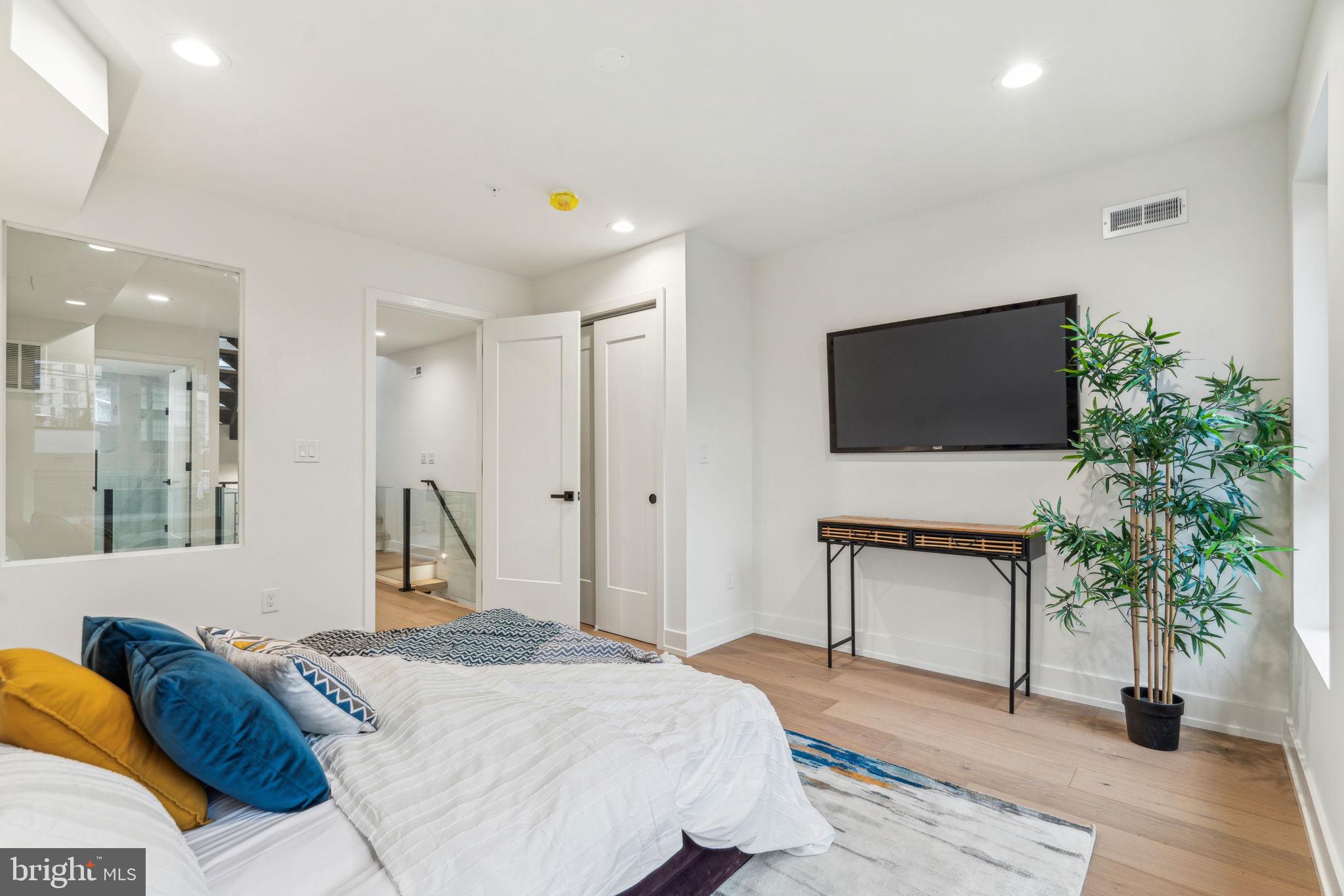 NORTHERN LIBERTIES - Residential Lease