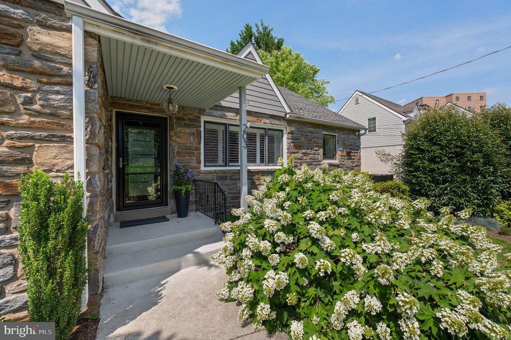 Photo of 203 E 5th Street, MEDIA, PA 19063 (MLS # PADE2103024)