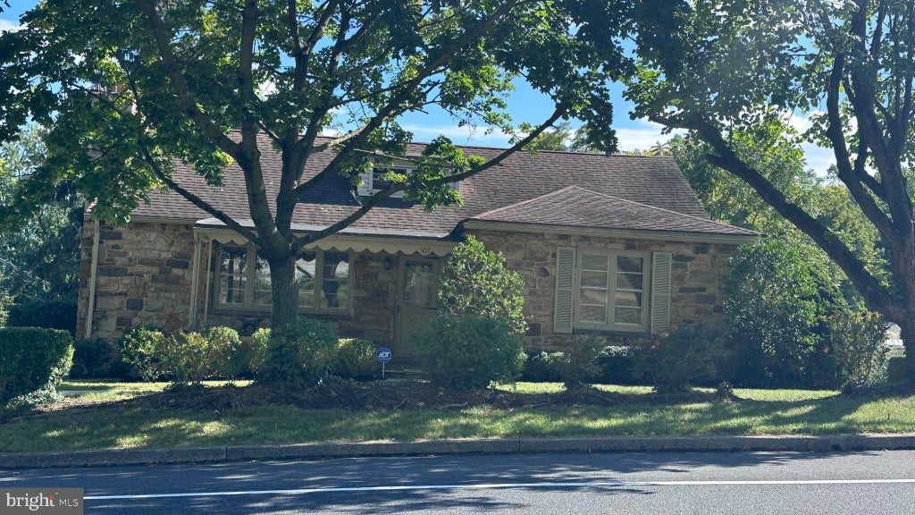 Photo of 107 Valley Road, ENOLA, PA 17025 (MLS # PACB2058732)