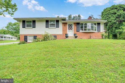 Photo of 880 Corvair Road, Lancaster, PA 17601 (MLS # PALA2051364)