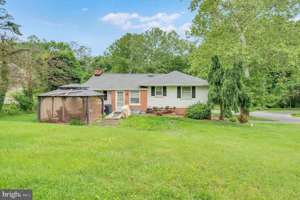 Photo of 880 Corvair Road, Lancaster, PA 17601 (MLS # PALA2051364)