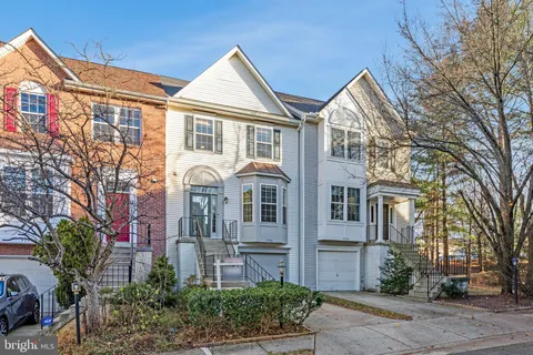 47406 Darkhollow Falls Terrace, Sterling, VA MLS: VALO2112214