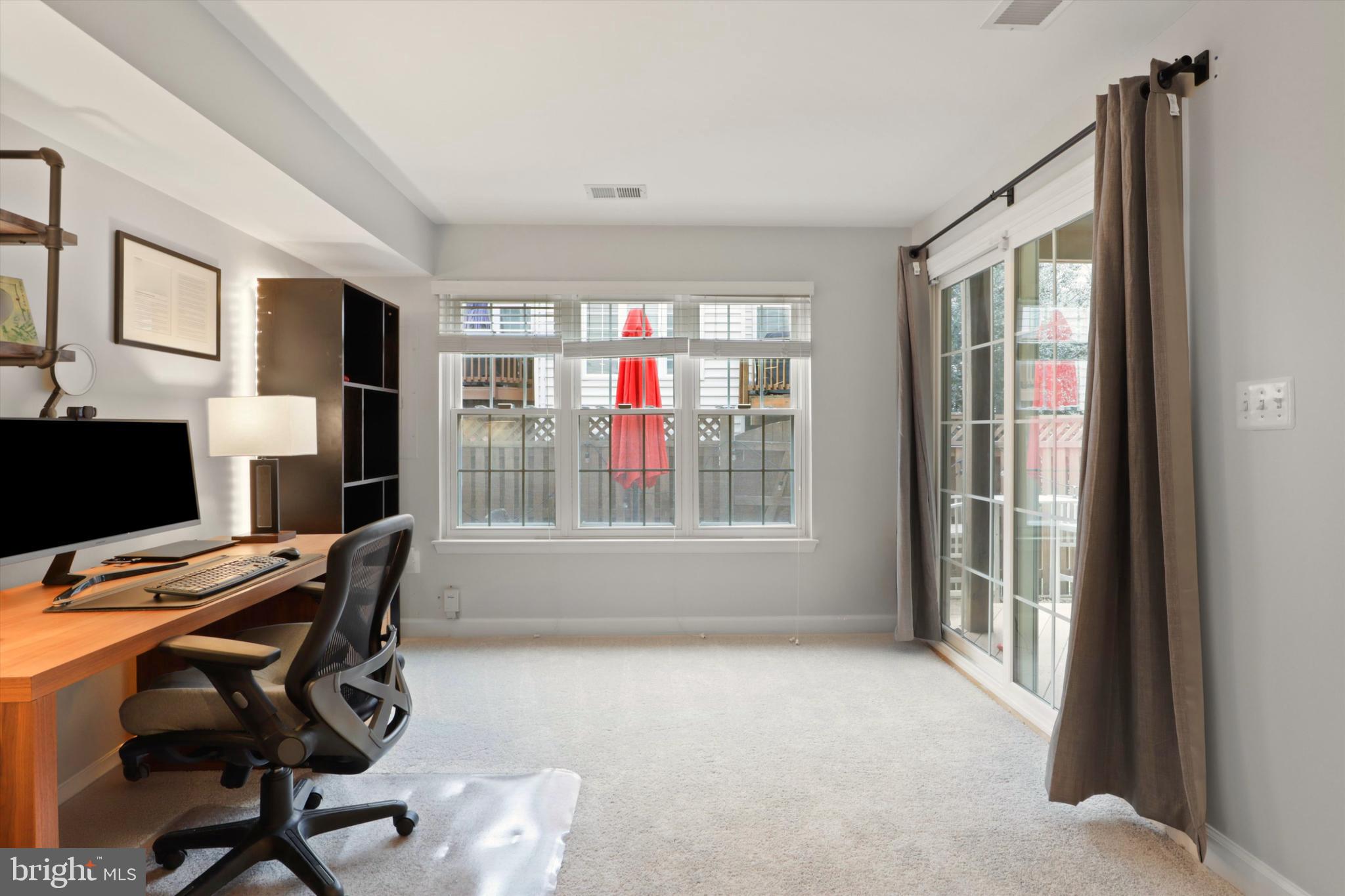 FAIRFAX CENTER LANDBAY - Residential