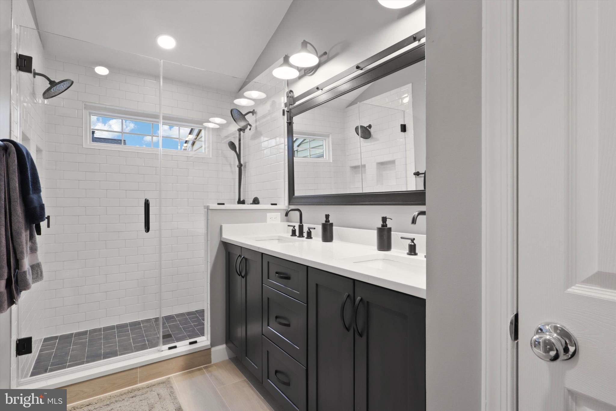 FAIRFAX CENTER LANDBAY - Residential