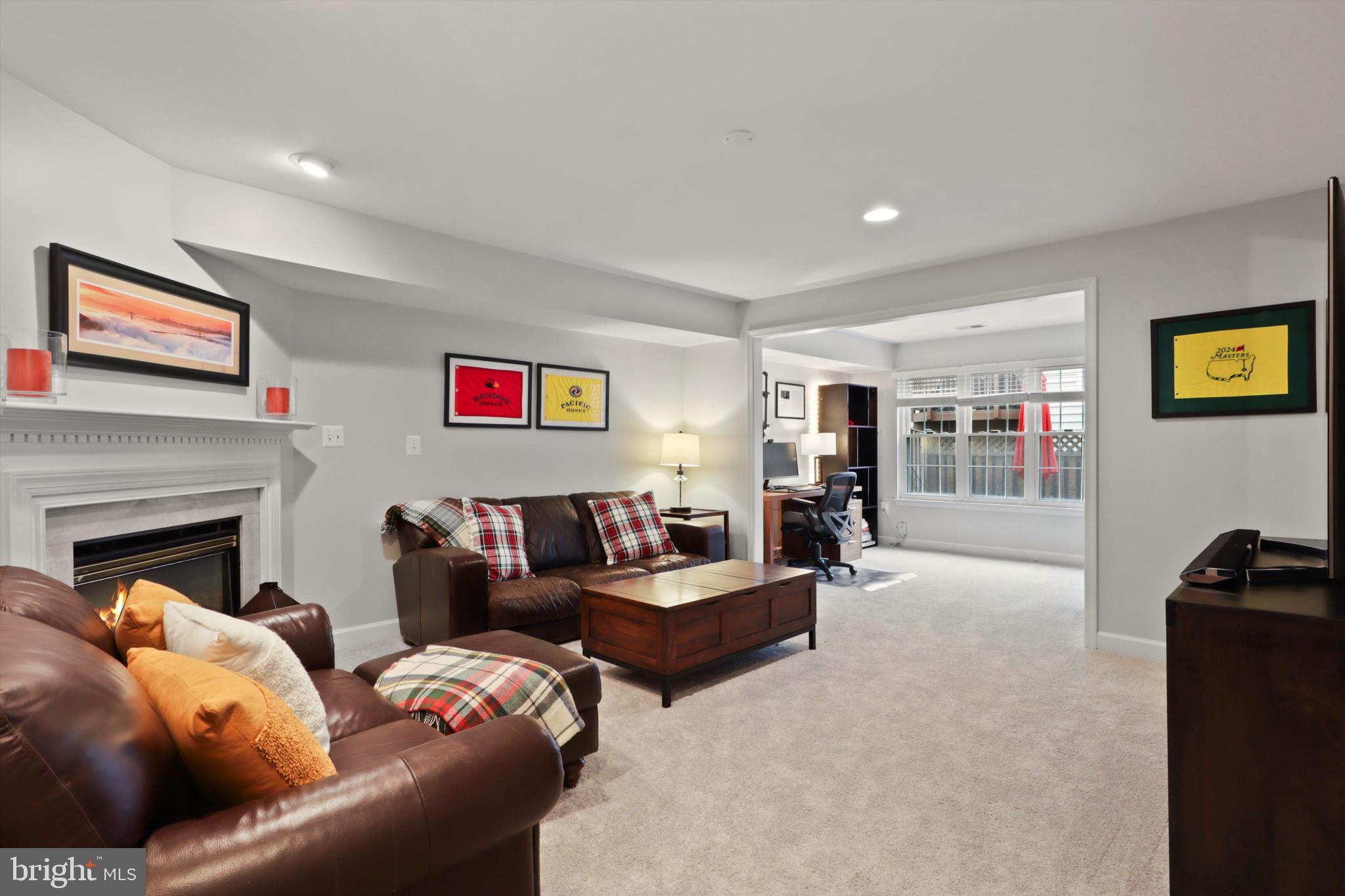 FAIRFAX CENTER LANDBAY - Residential