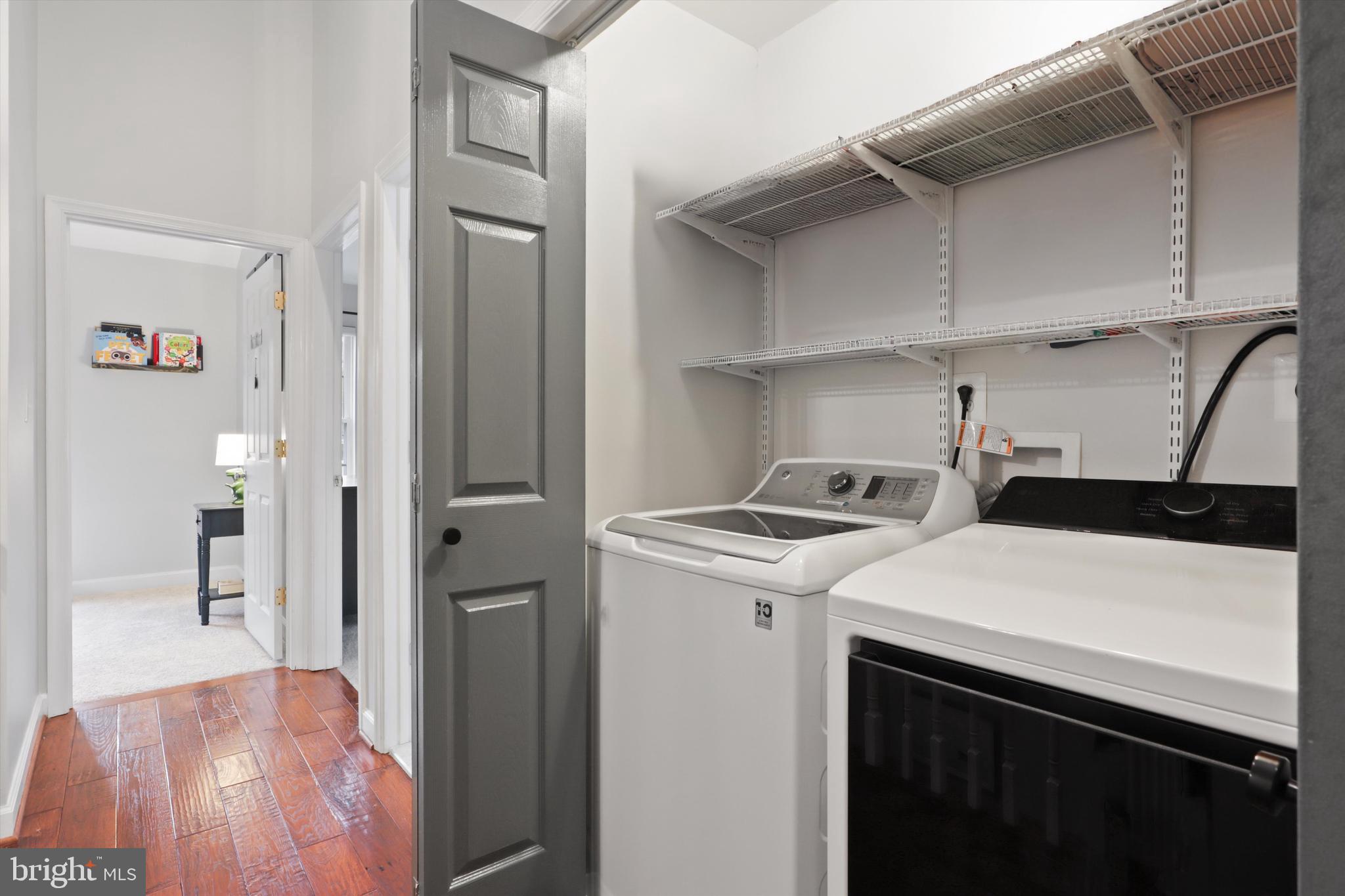 FAIRFAX CENTER LANDBAY - Residential