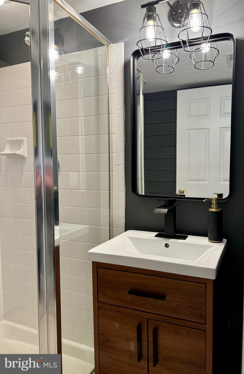 FAIRFAX CENTER LANDBAY - Residential