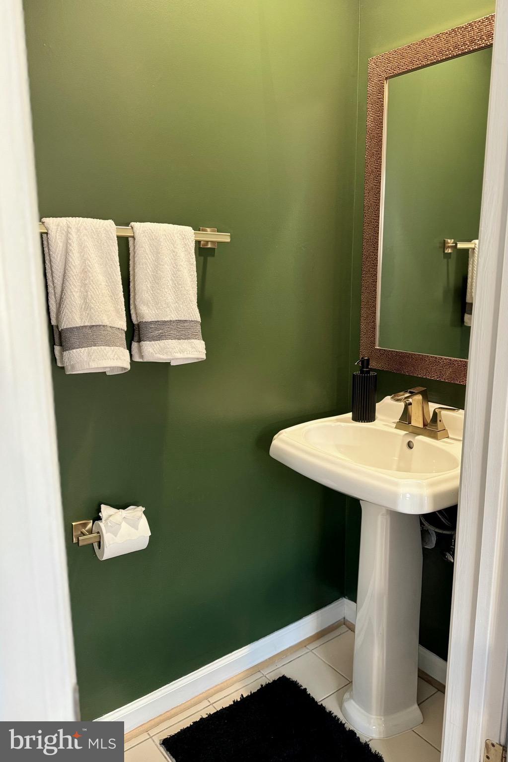 FAIRFAX CENTER LANDBAY - Residential