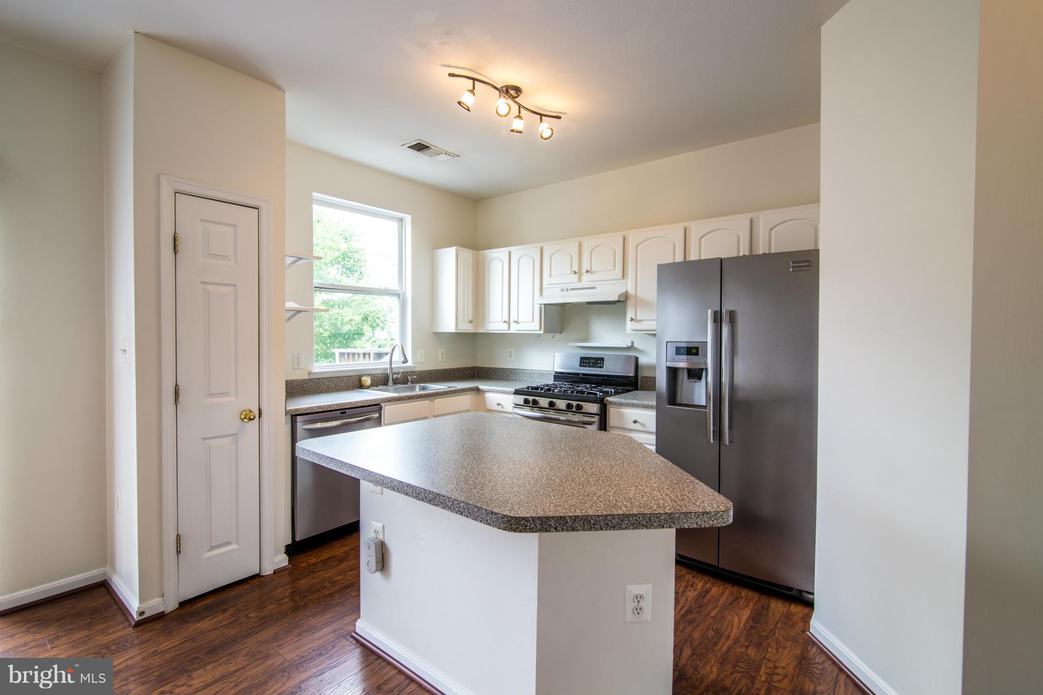 PARKSIDE AT ASHBURN - Residential