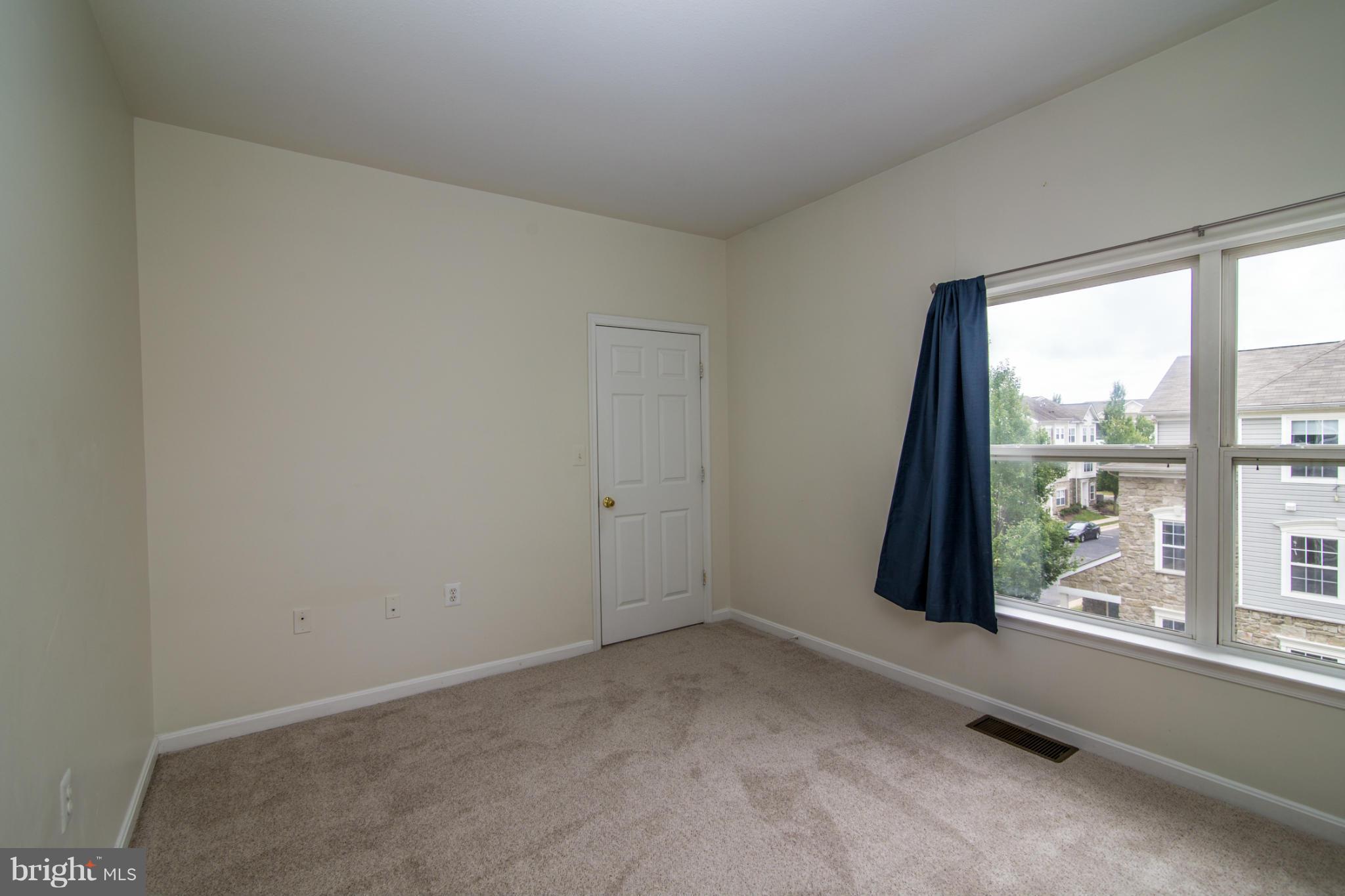 PARKSIDE AT ASHBURN - Residential